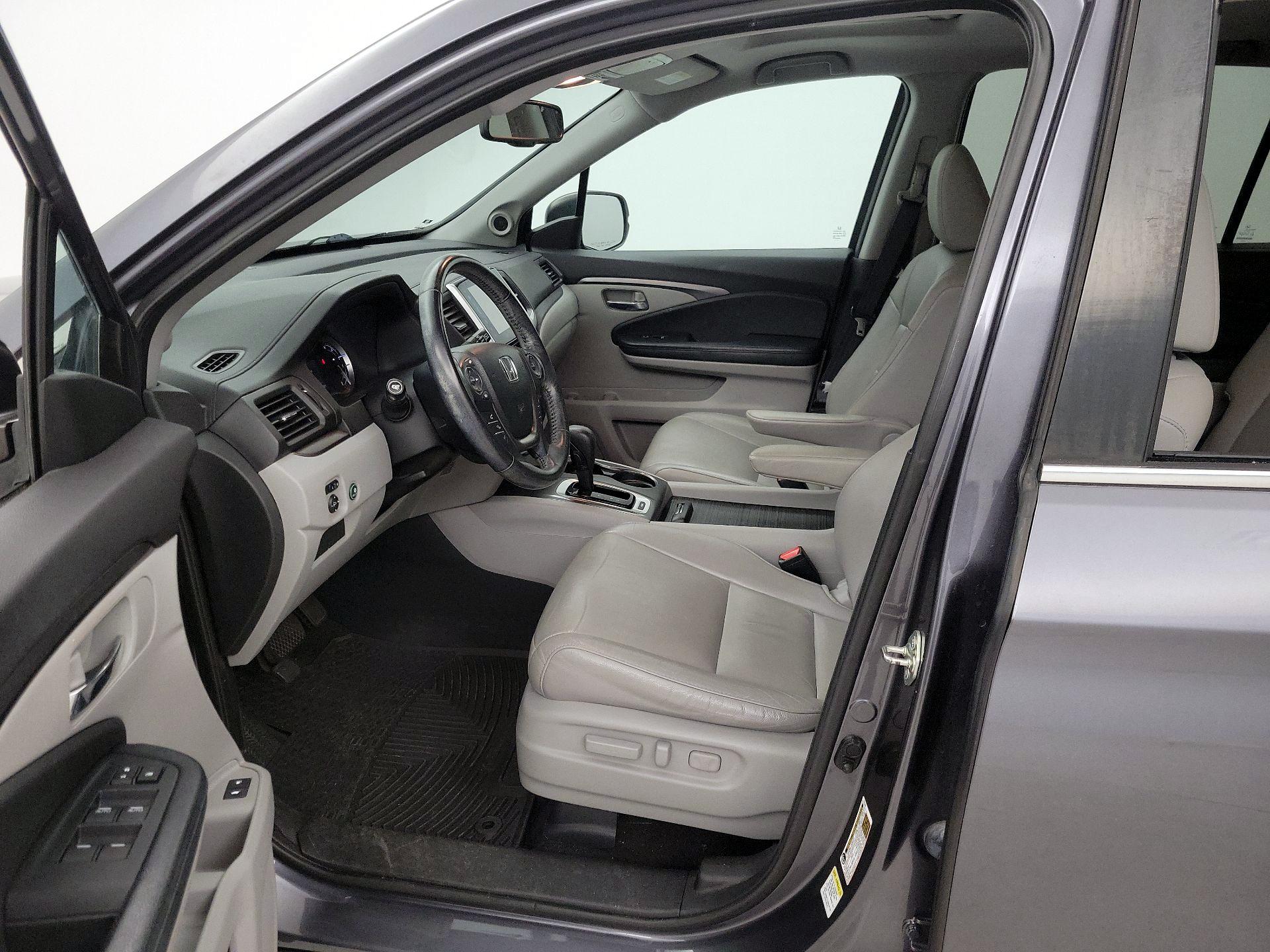 Thumbnail: 2016 Honda Pilot - 11