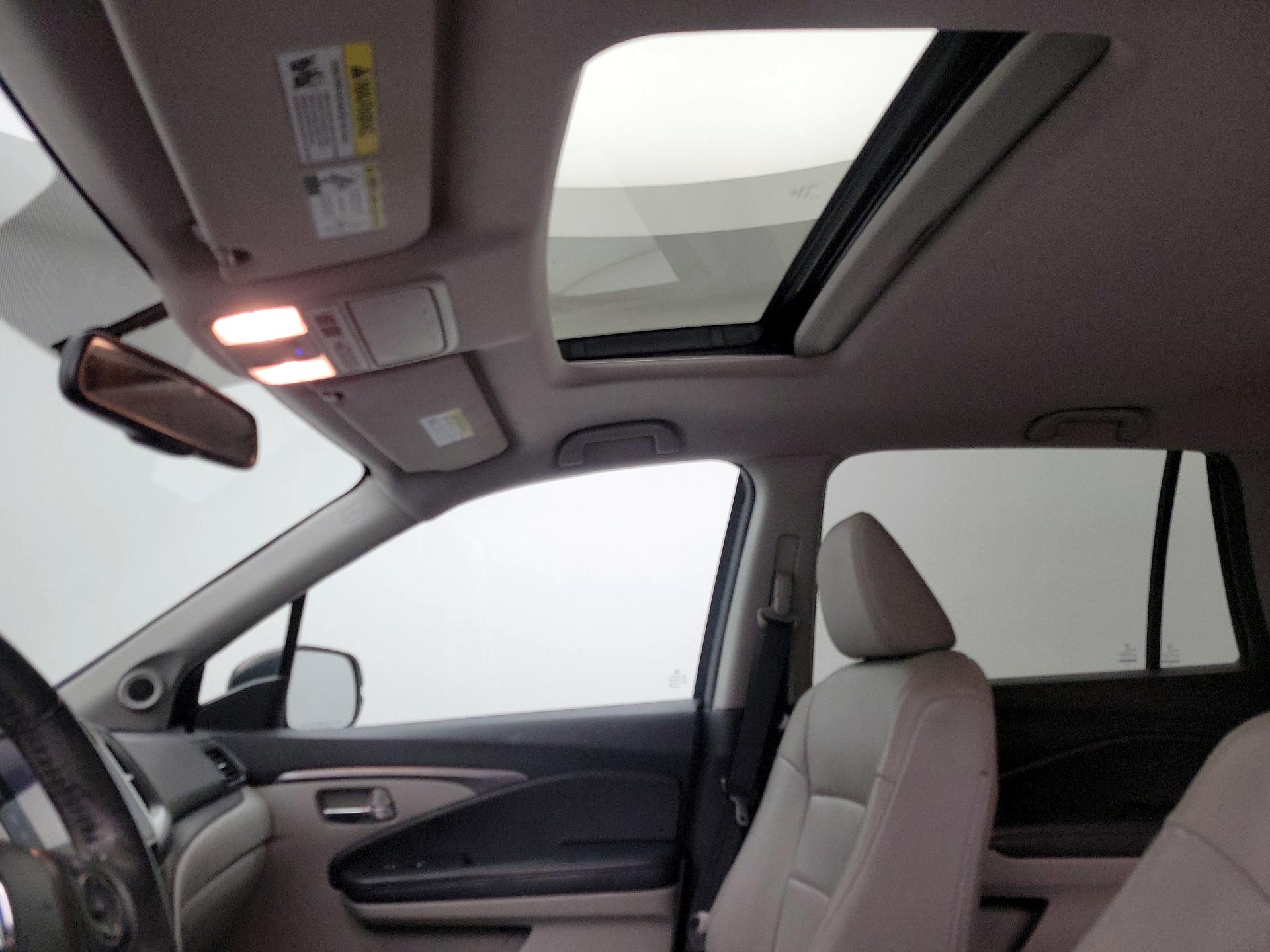 Thumbnail: 2016 Honda Pilot - 19