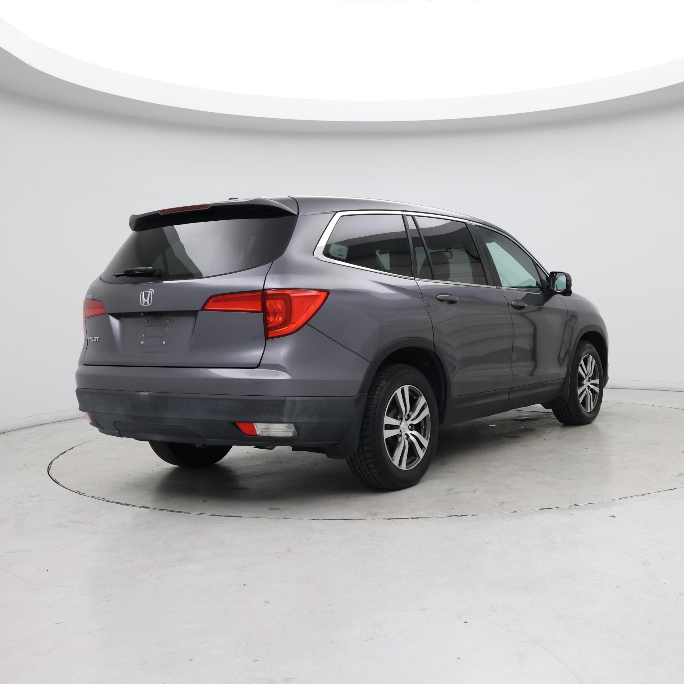 Thumbnail: 2016 Honda Pilot - 8