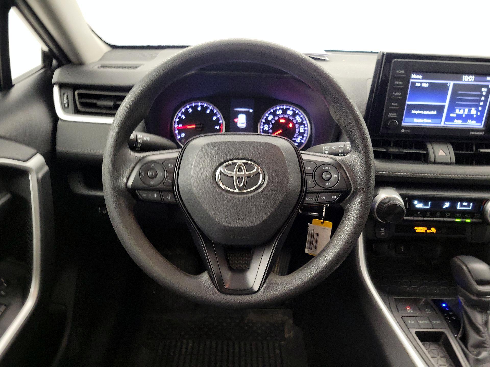 Thumbnail: 2020 Toyota RAV4 - 10