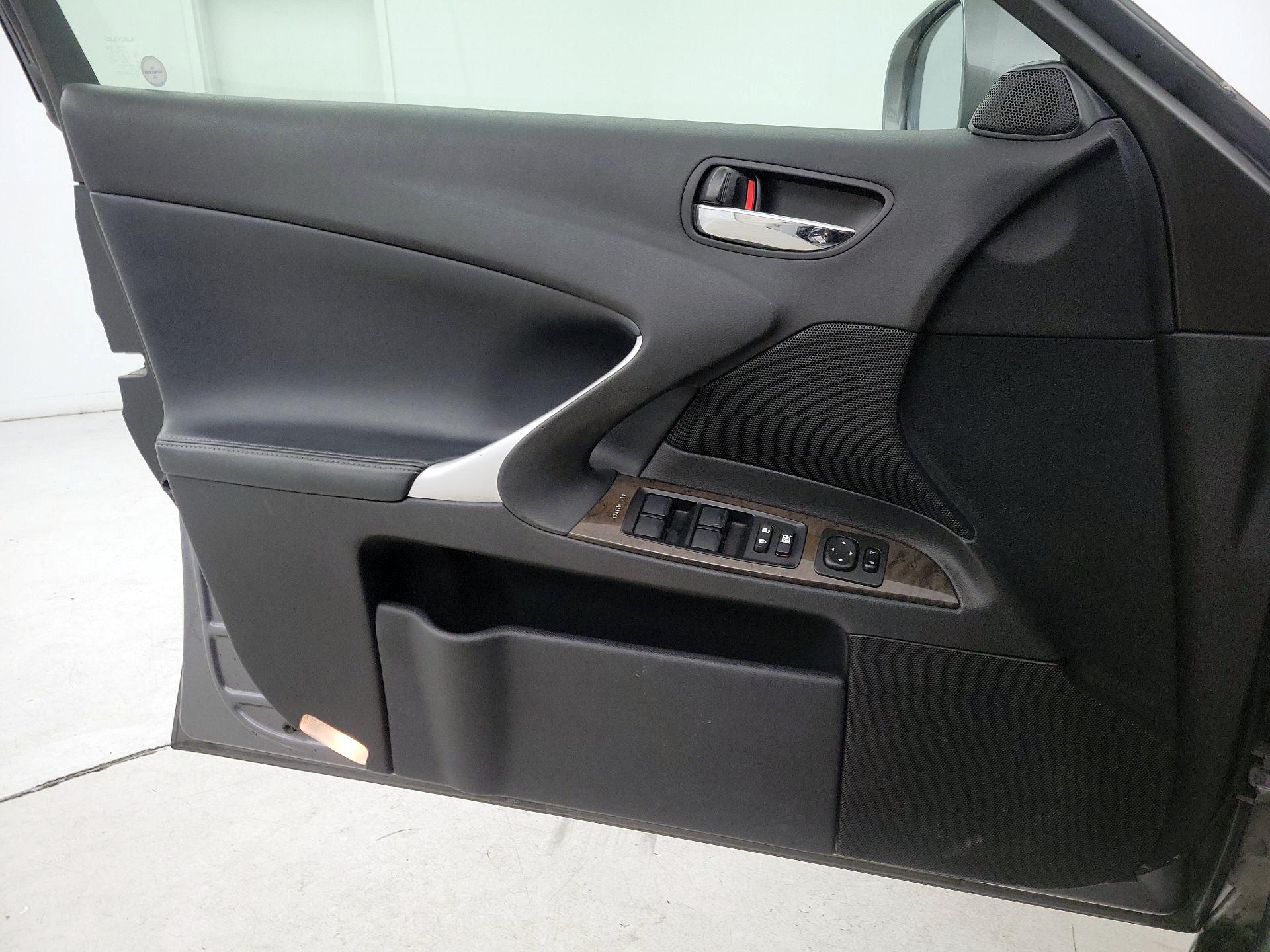 Thumbnail: 2013 Lexus IS - 12