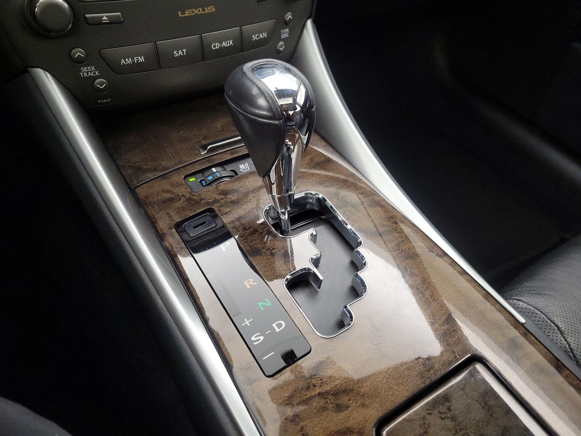 Thumbnail: 2013 Lexus IS - 16