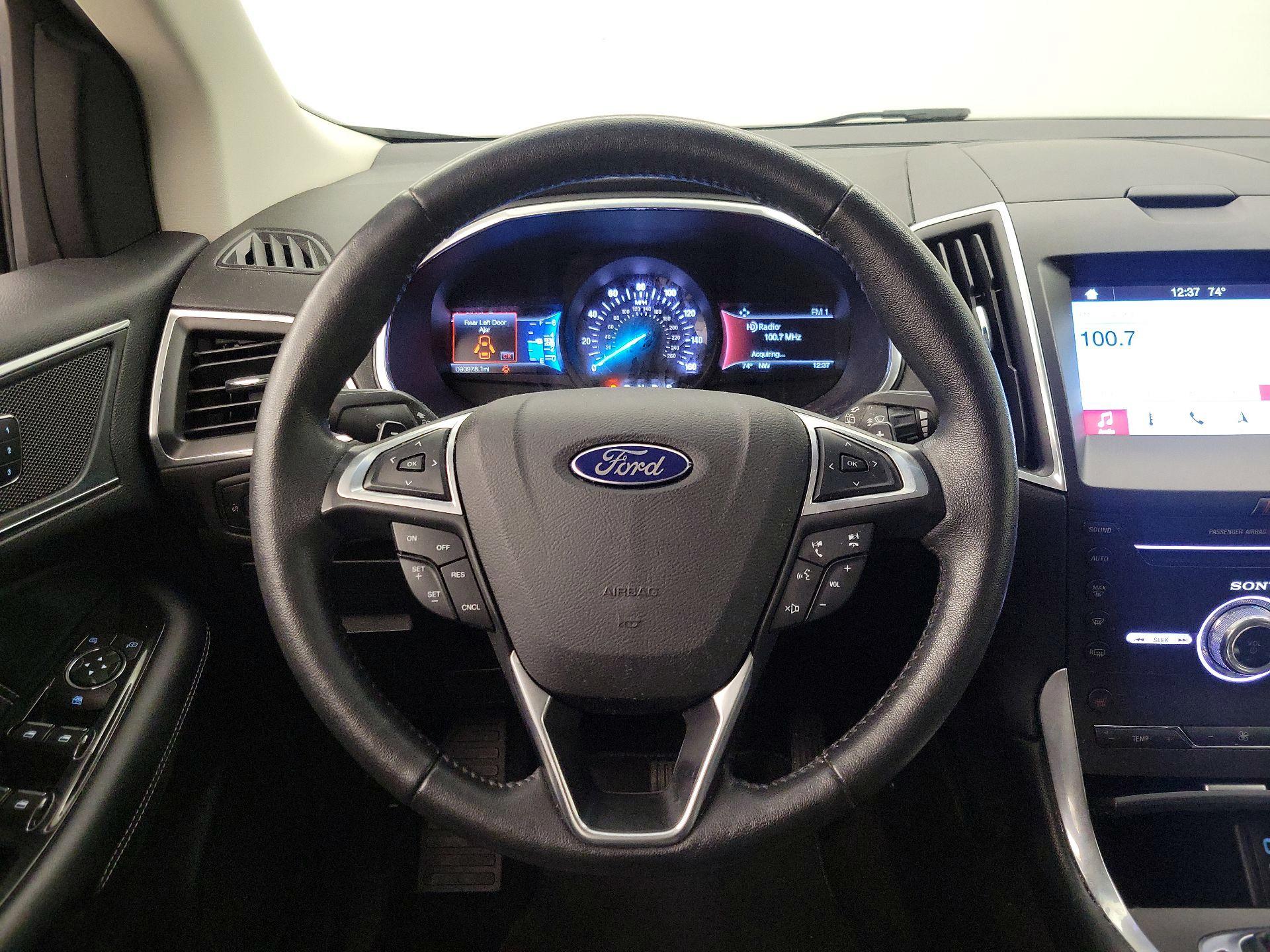 Thumbnail: 2017 Ford Edge - 10