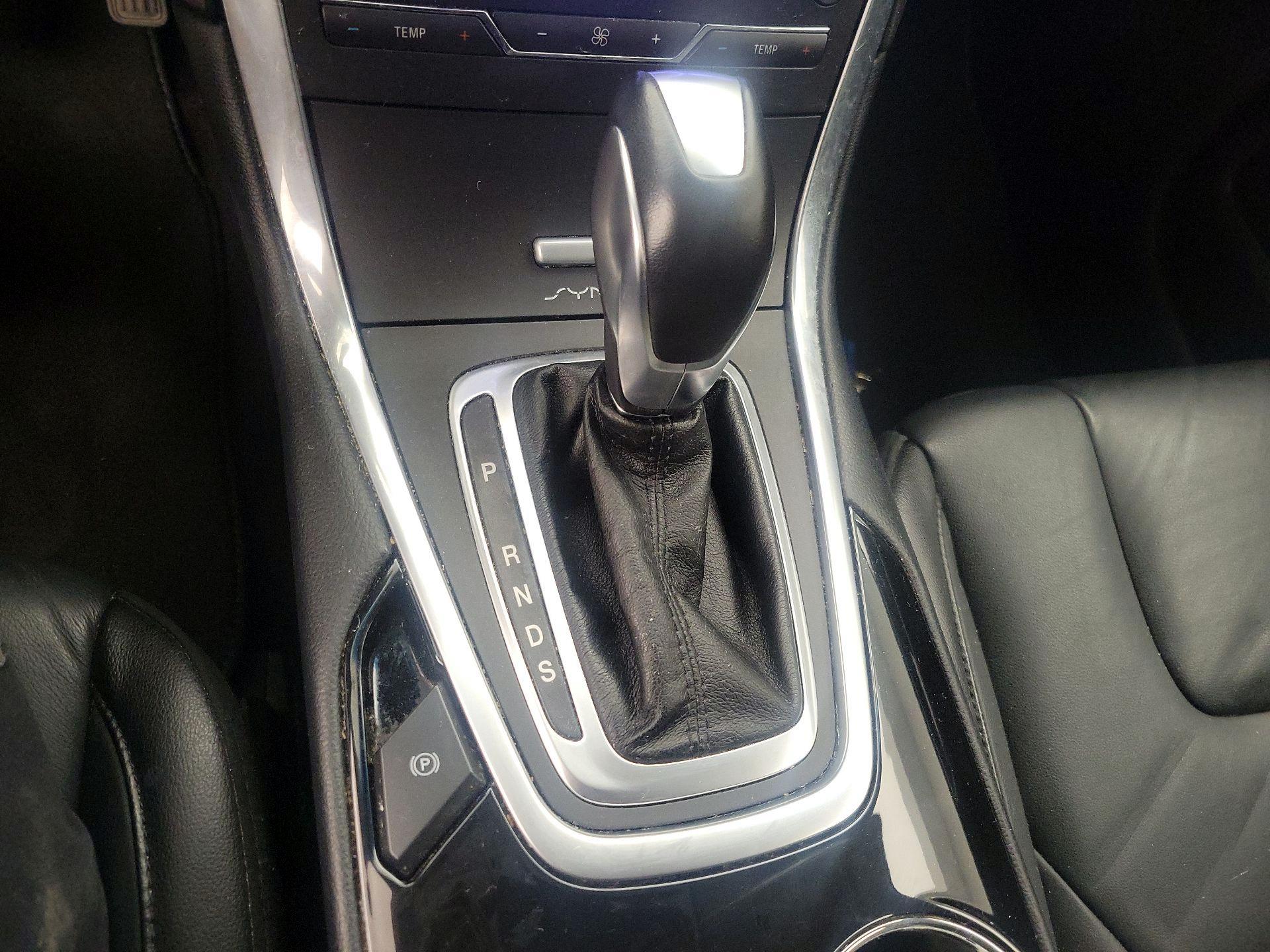 Thumbnail: 2017 Ford Edge - 17