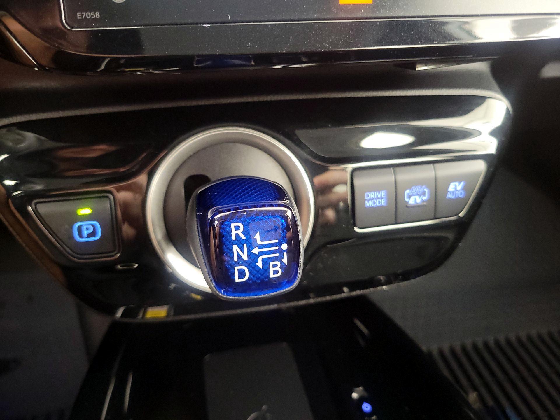Thumbnail: 2021 Toyota Prius Prime - 18