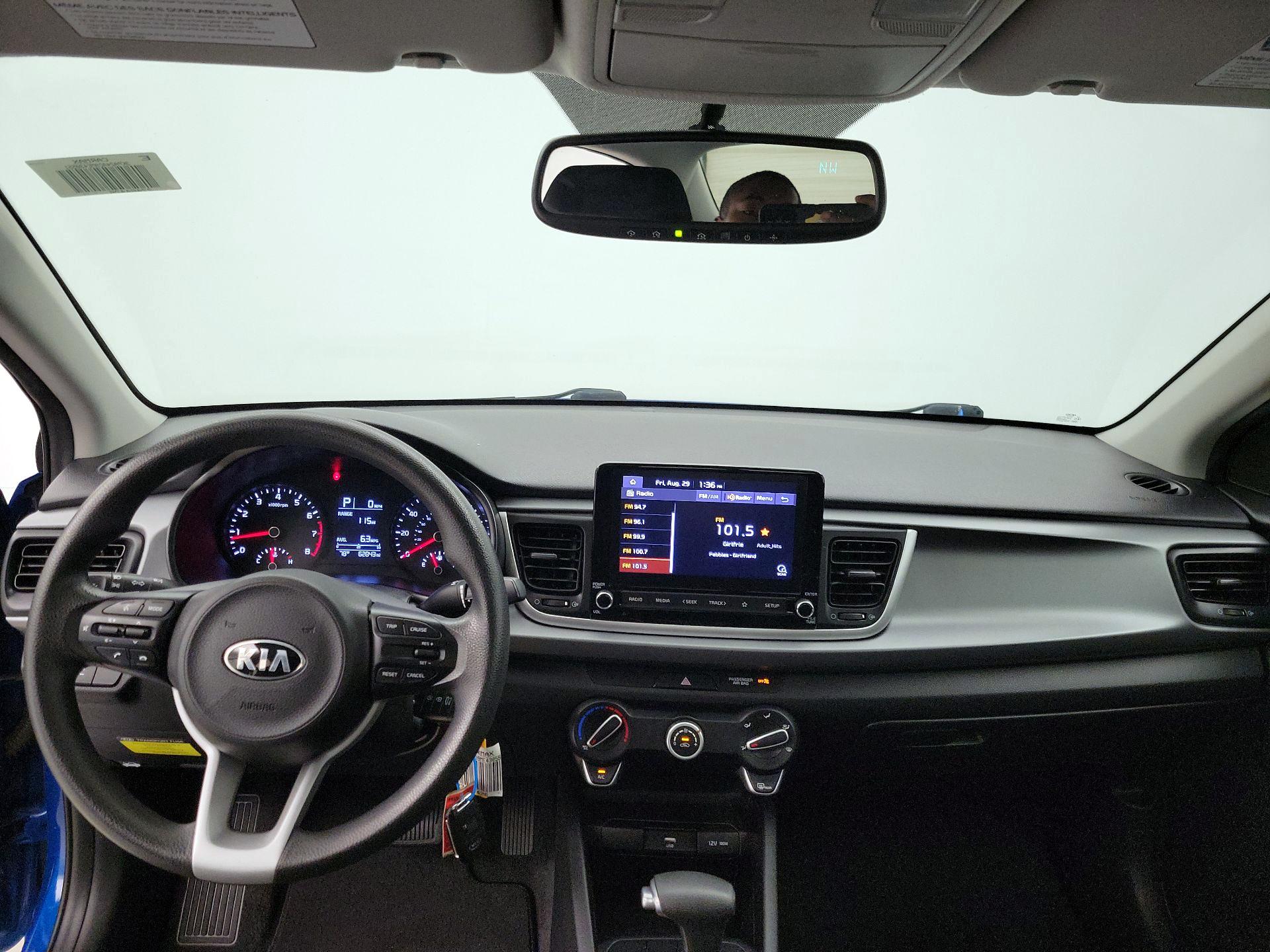 Thumbnail: 2021 Kia Rio - 9