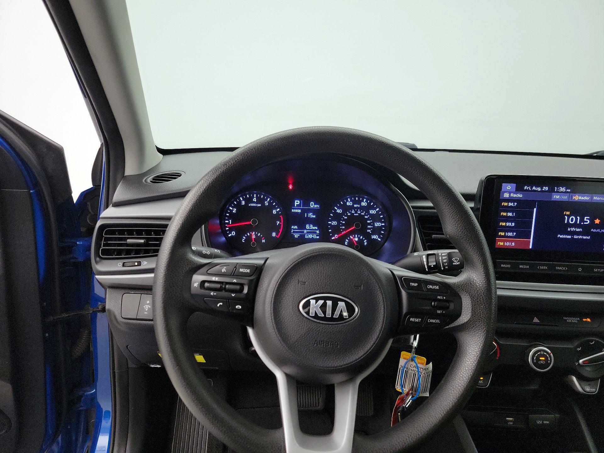 Thumbnail: 2021 Kia Rio - 10