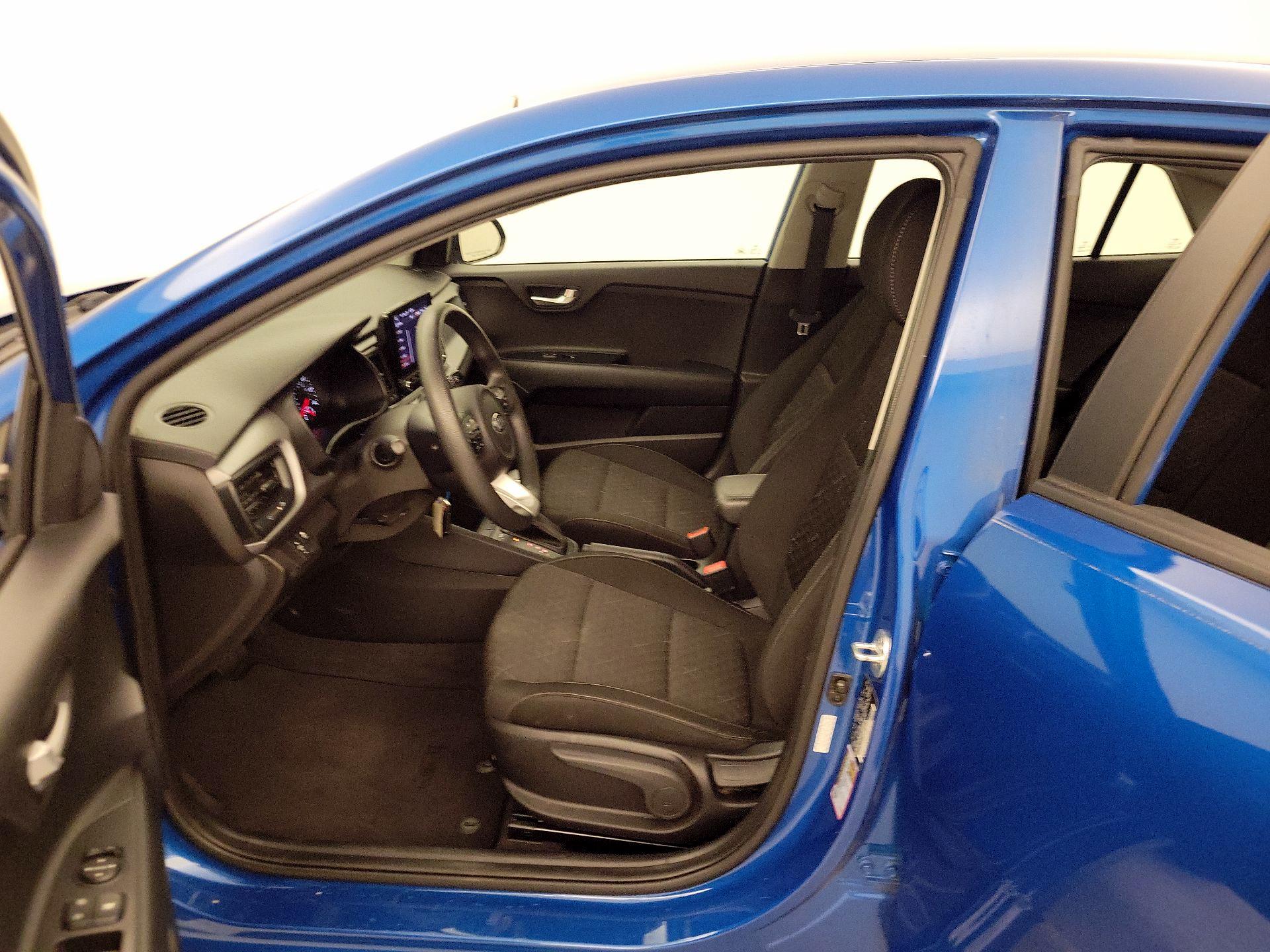 Thumbnail: 2021 Kia Rio - 11