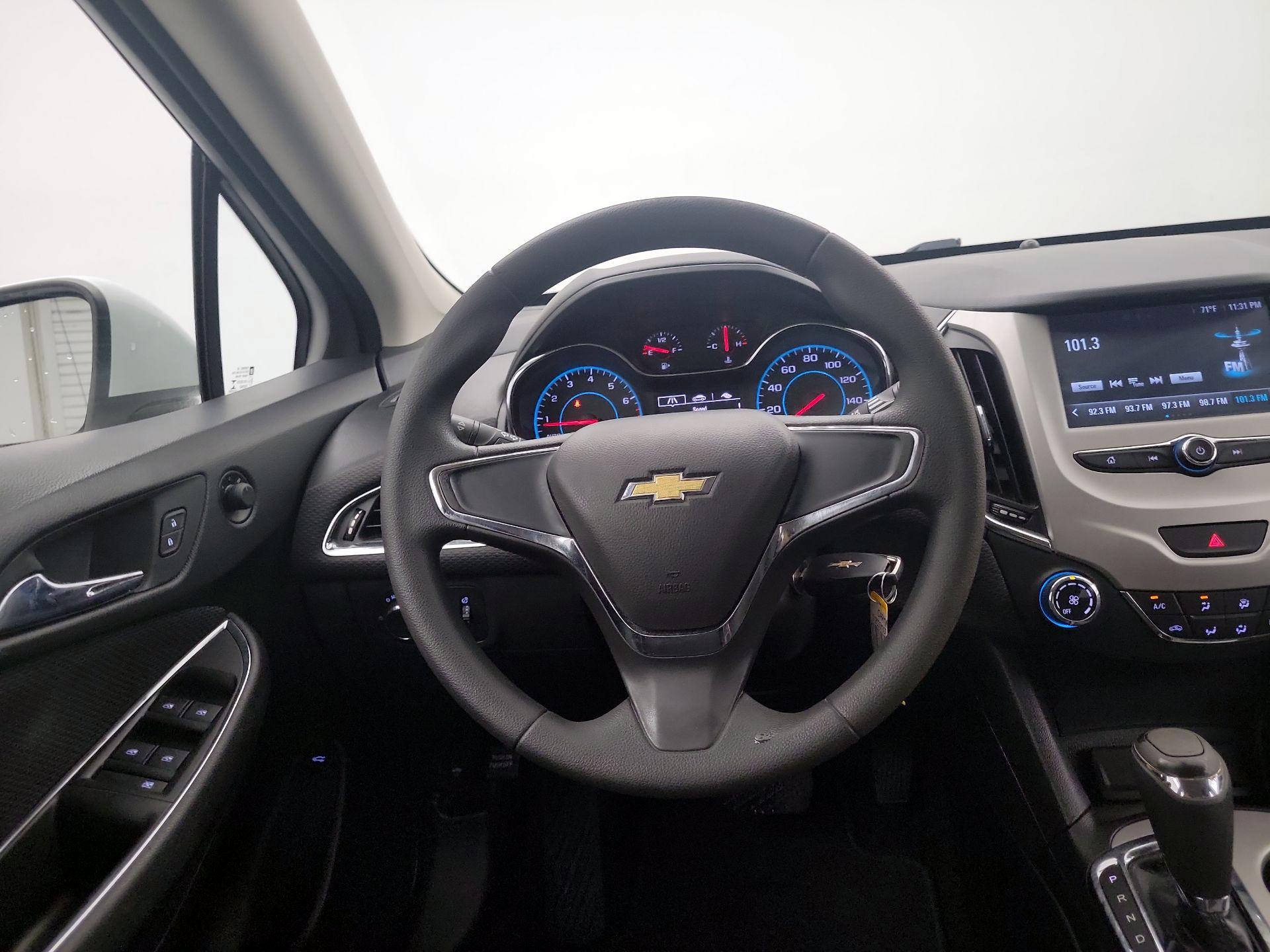 Thumbnail: 2016 Chevrolet Cruze - 10
