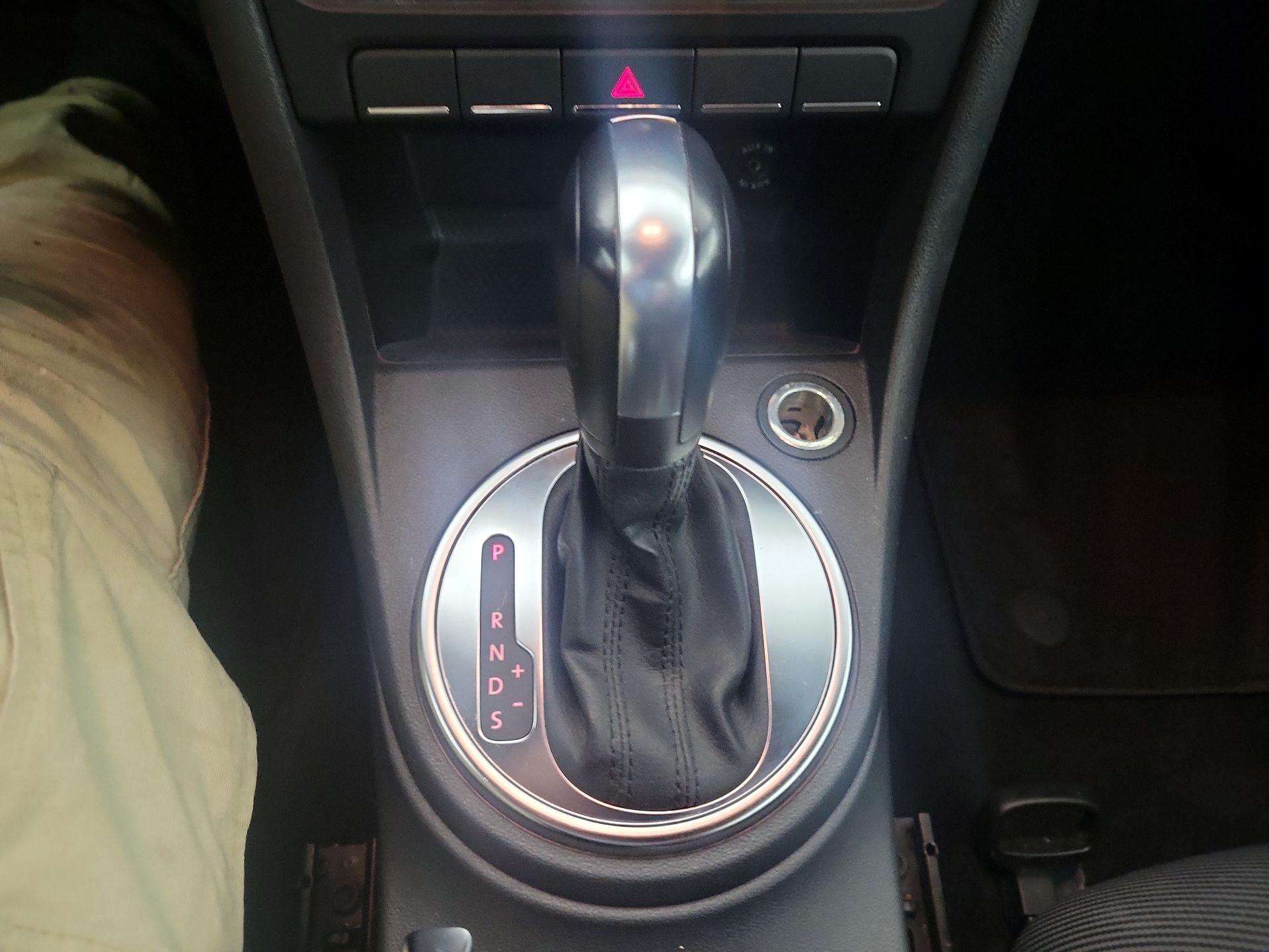 Thumbnail: 2014 Volkswagen Beetle - 16