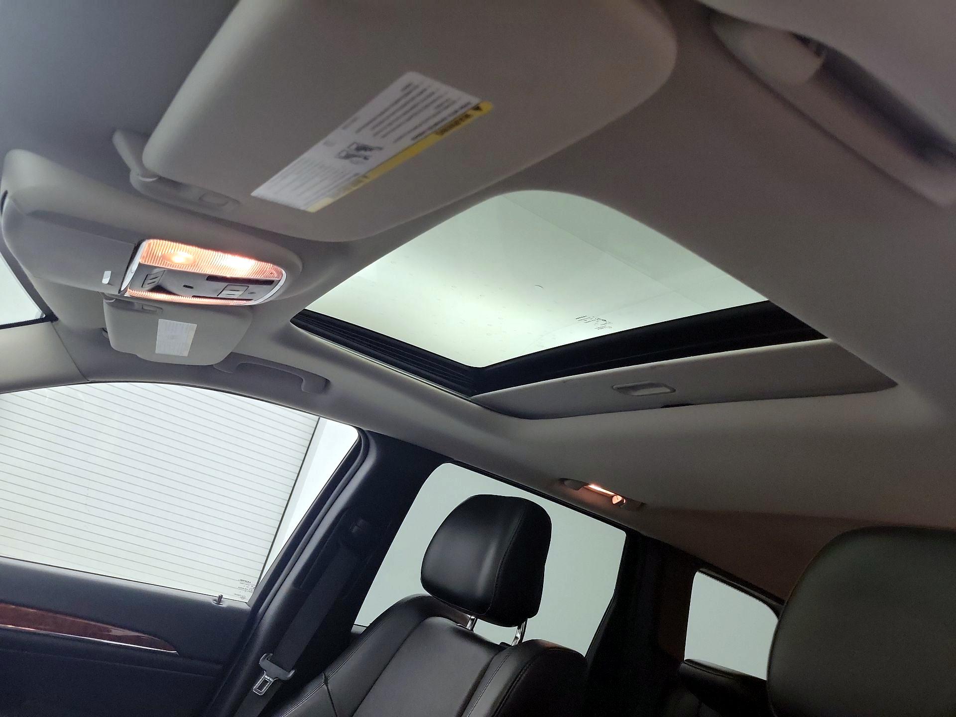 Thumbnail: 2013 Jeep Grand Cherokee - 18
