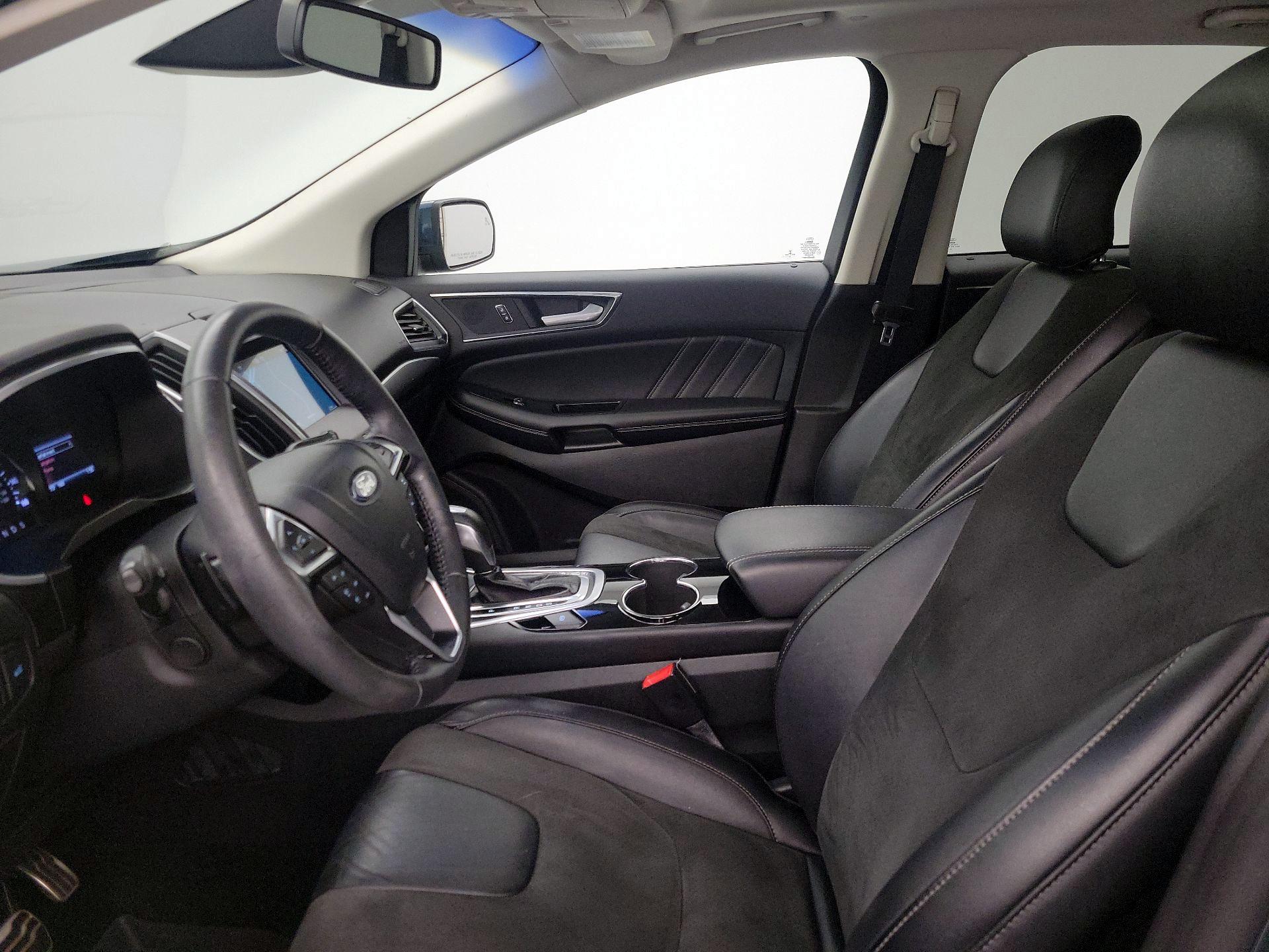 Thumbnail: 2016 Ford Edge - 11