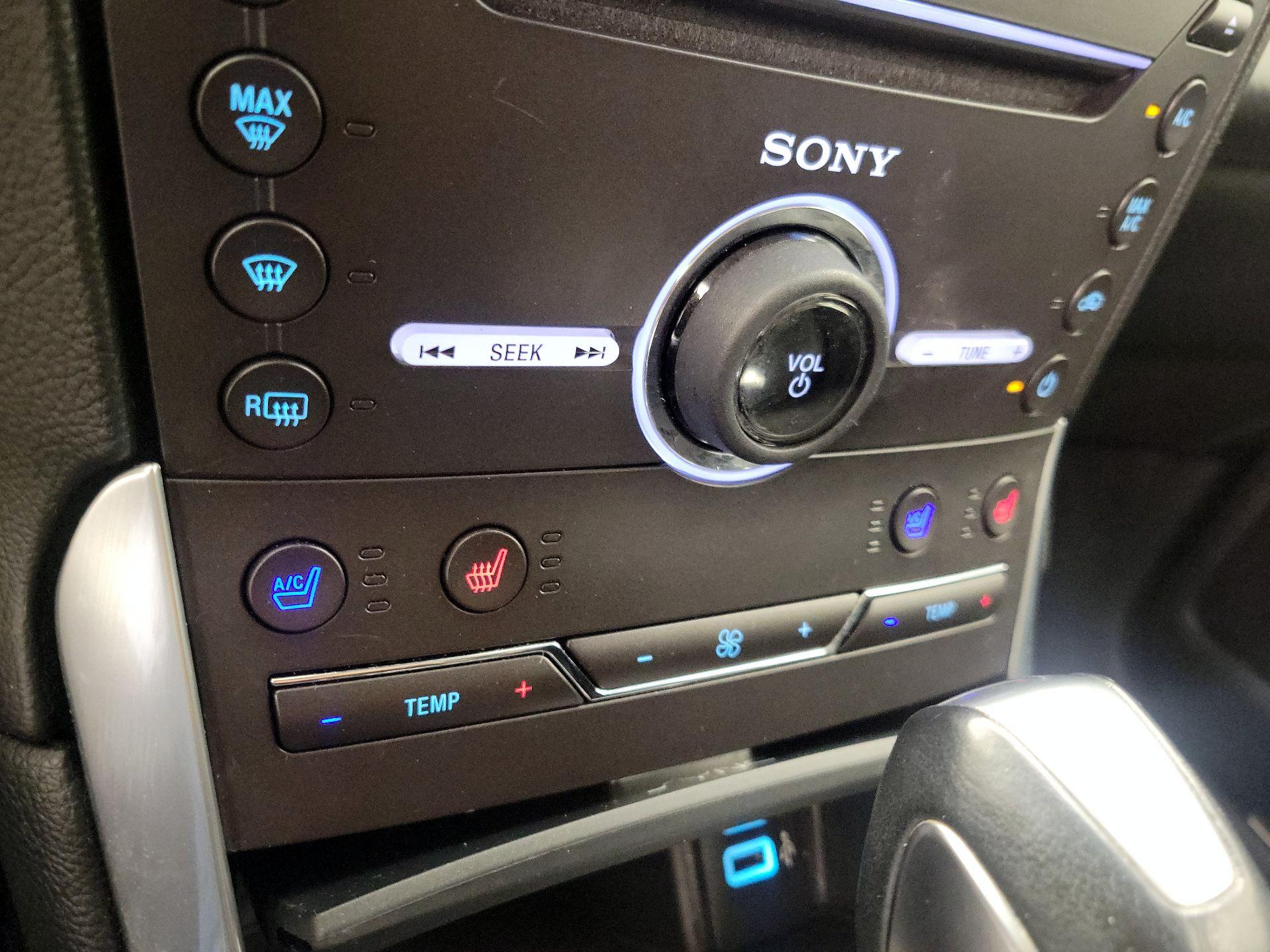 Thumbnail: 2016 Ford Edge - 17
