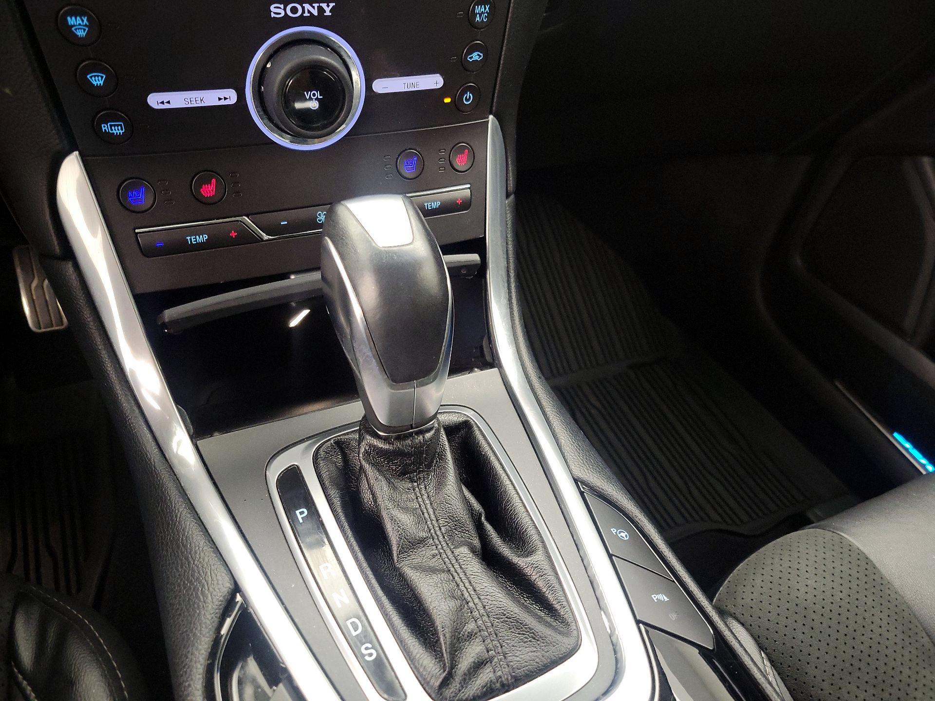 Thumbnail: 2016 Ford Edge - 18