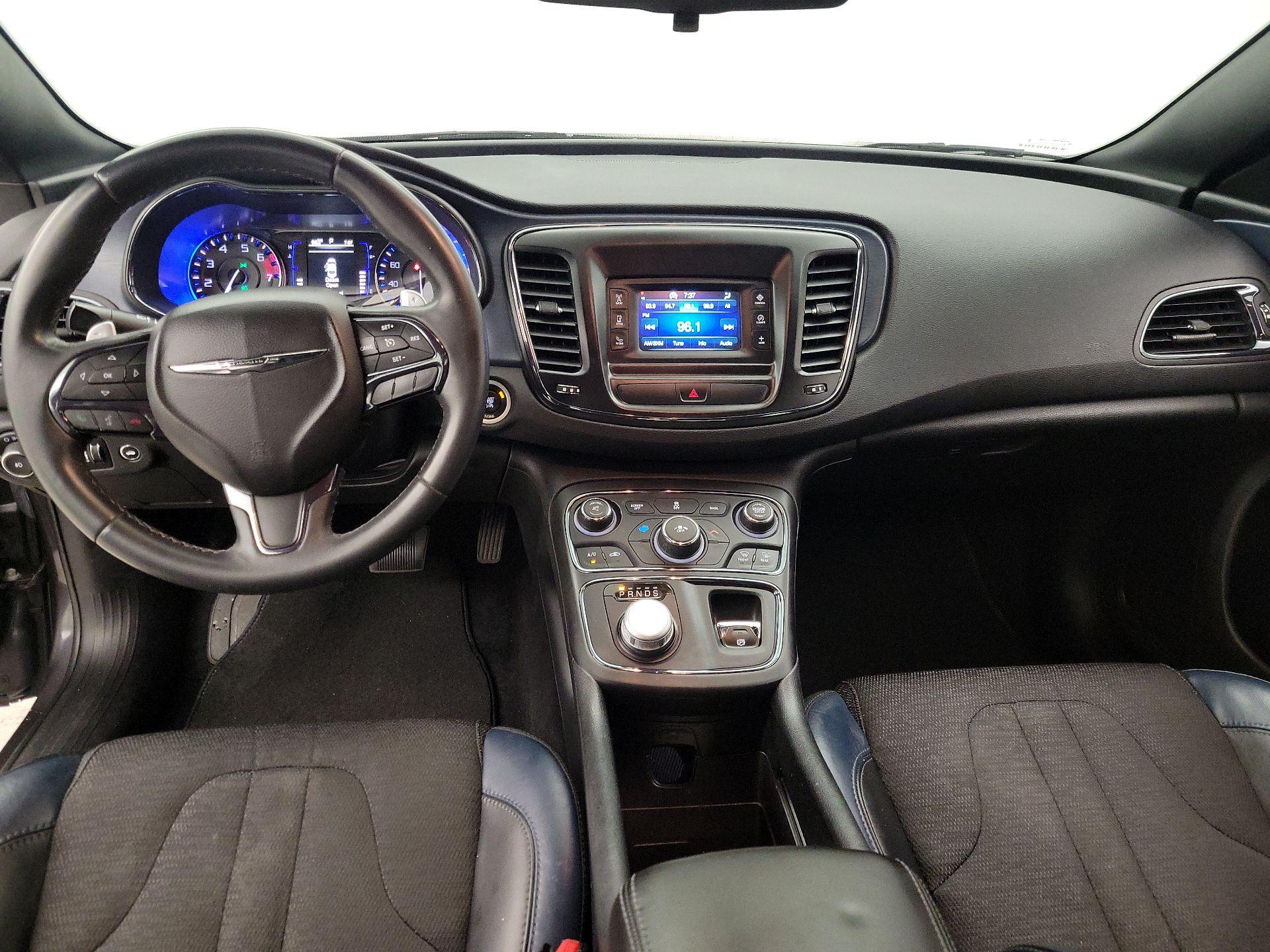 Thumbnail: 2016 Chrysler 200 - 9