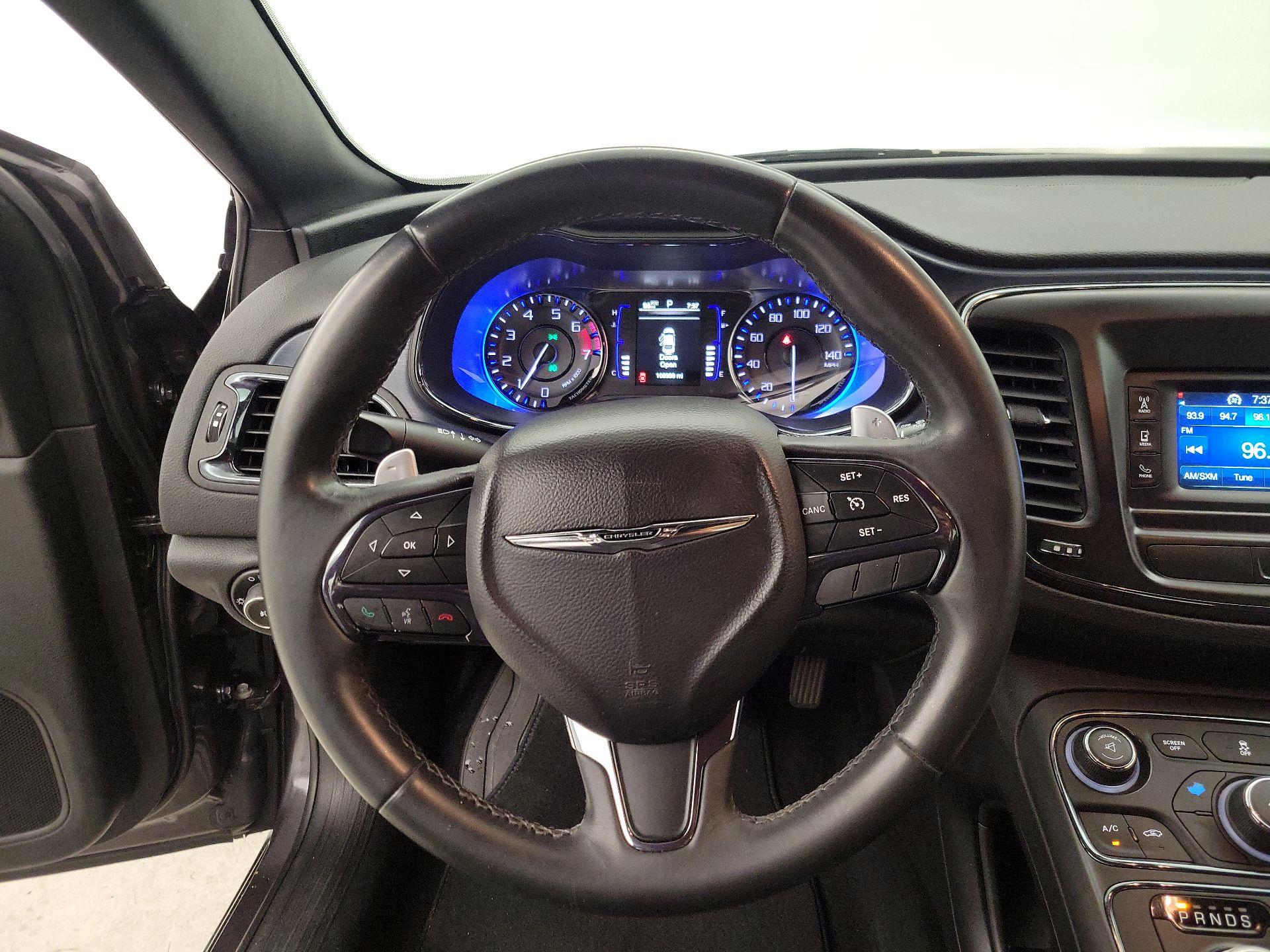 Thumbnail: 2016 Chrysler 200 - 10