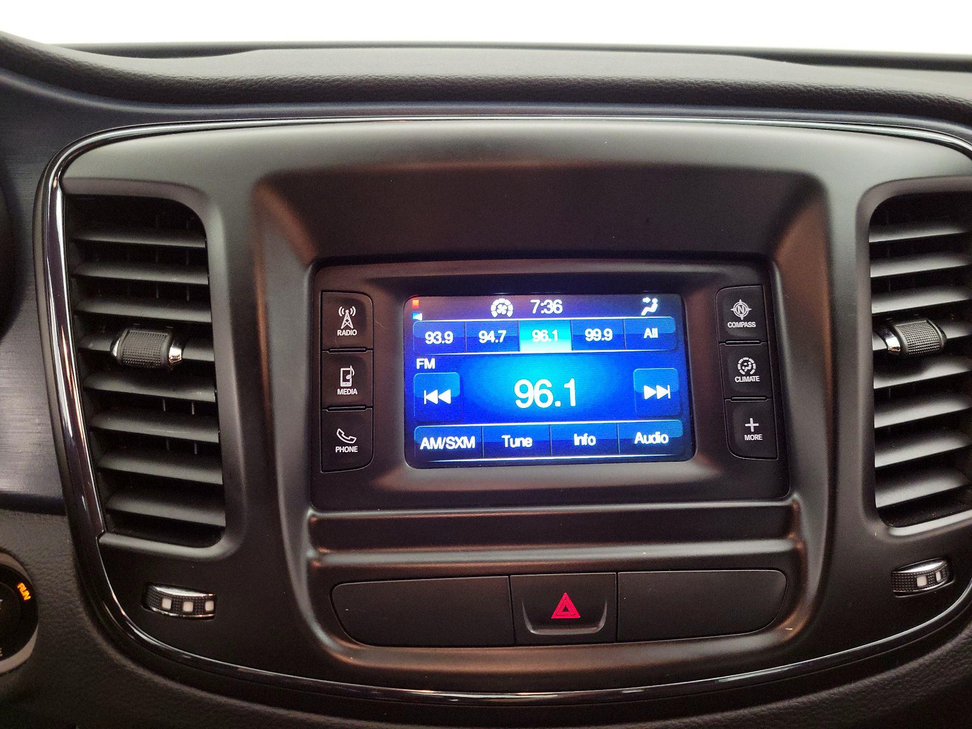 Thumbnail: 2016 Chrysler 200 - 15