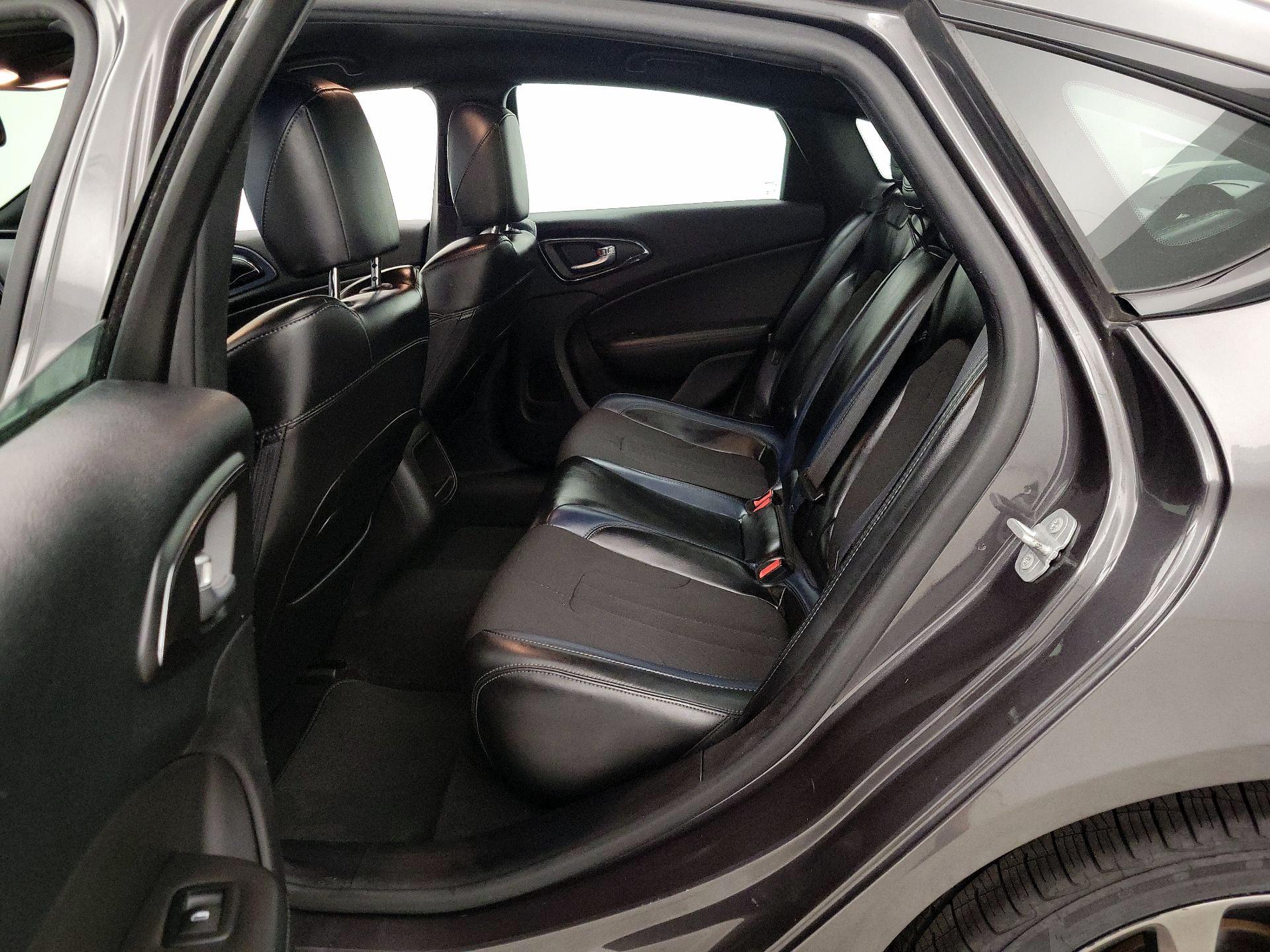 Thumbnail: 2016 Chrysler 200 - 19