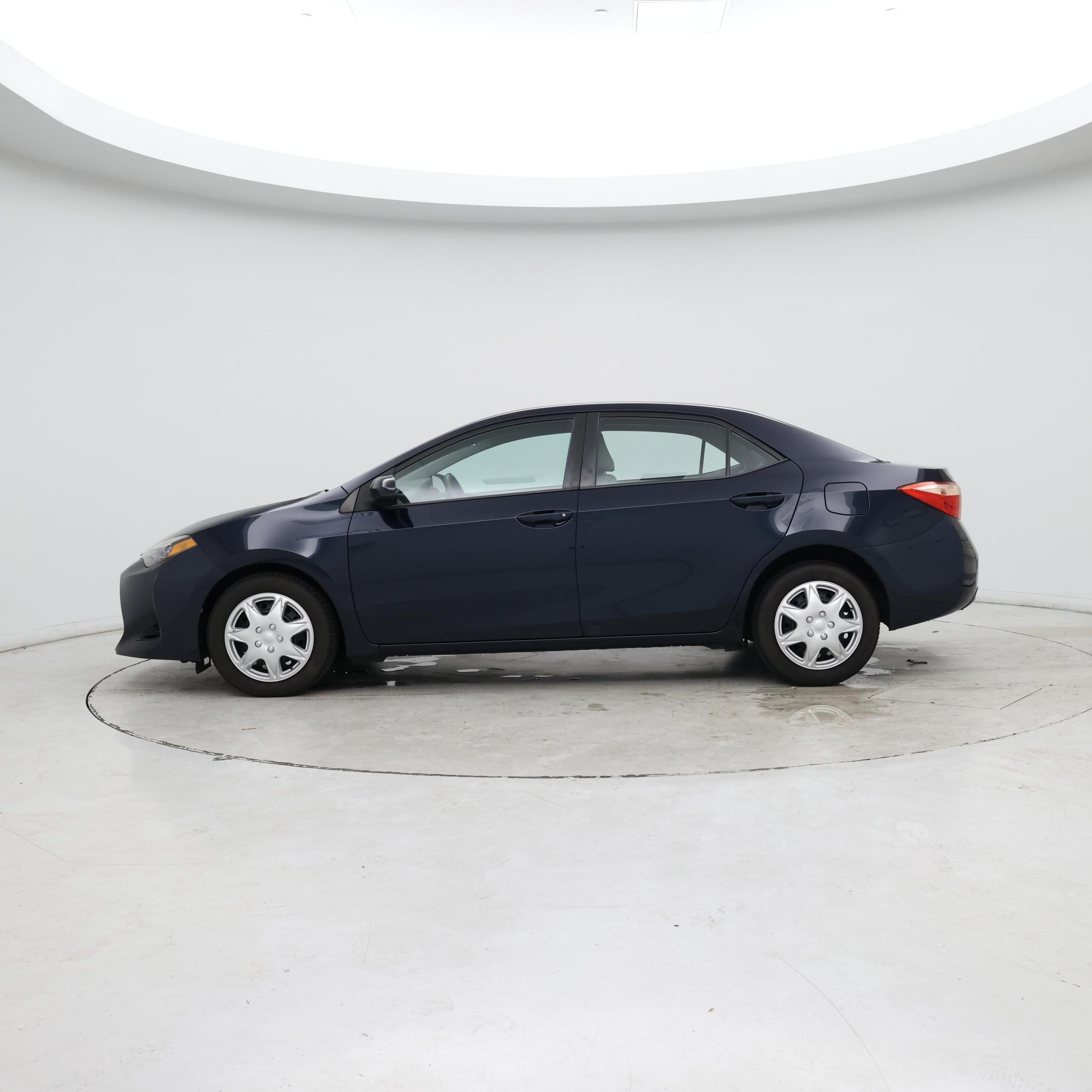 Thumbnail: 2018 Toyota Corolla - 3
