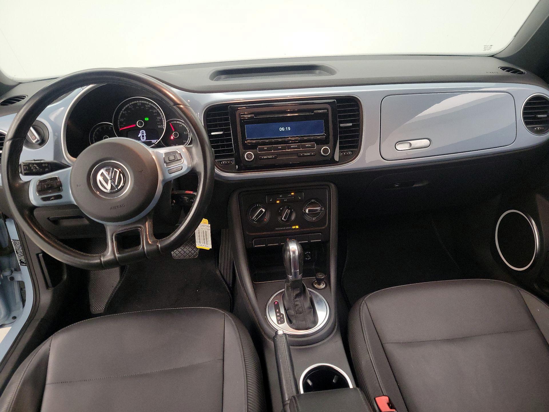 Thumbnail: 2014 Volkswagen Beetle - 9
