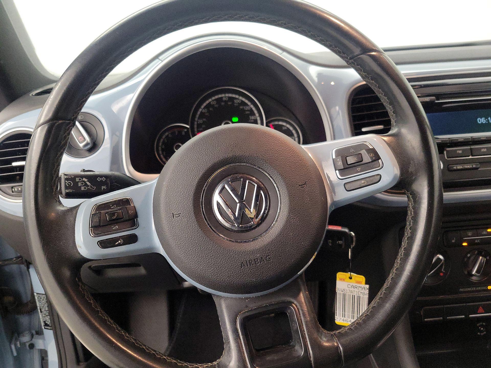 Thumbnail: 2014 Volkswagen Beetle - 10