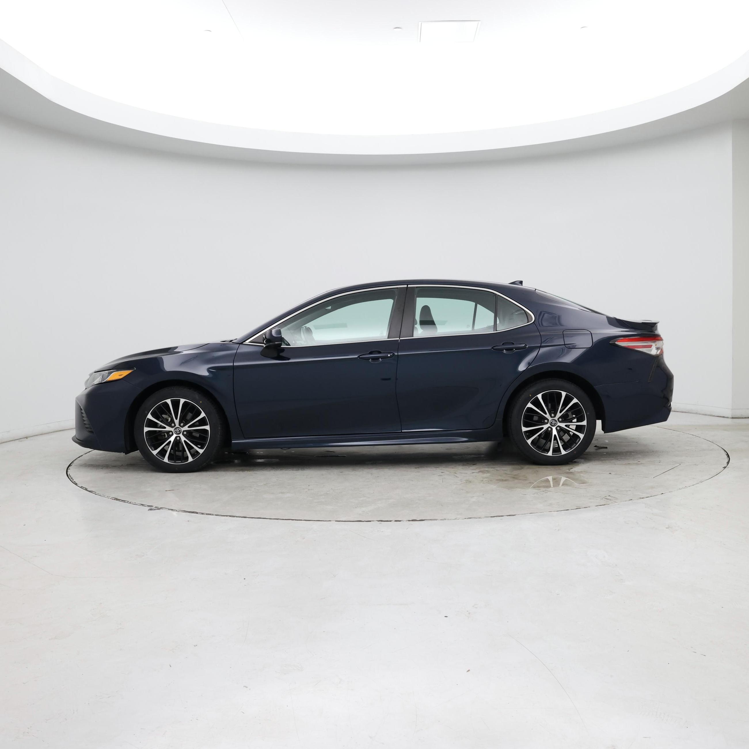Thumbnail: 2019 Toyota Camry - 3