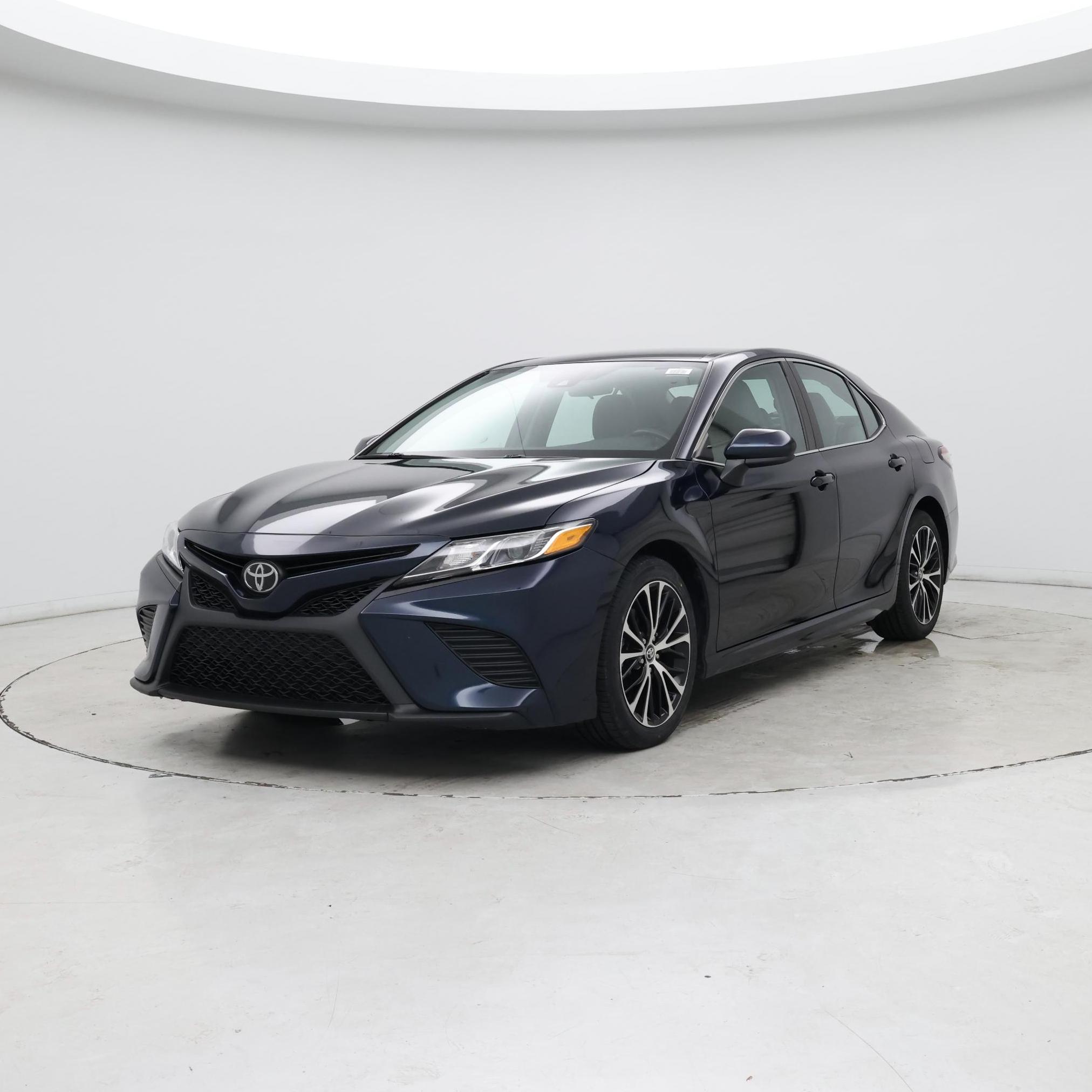 Thumbnail: 2019 Toyota Camry - 4