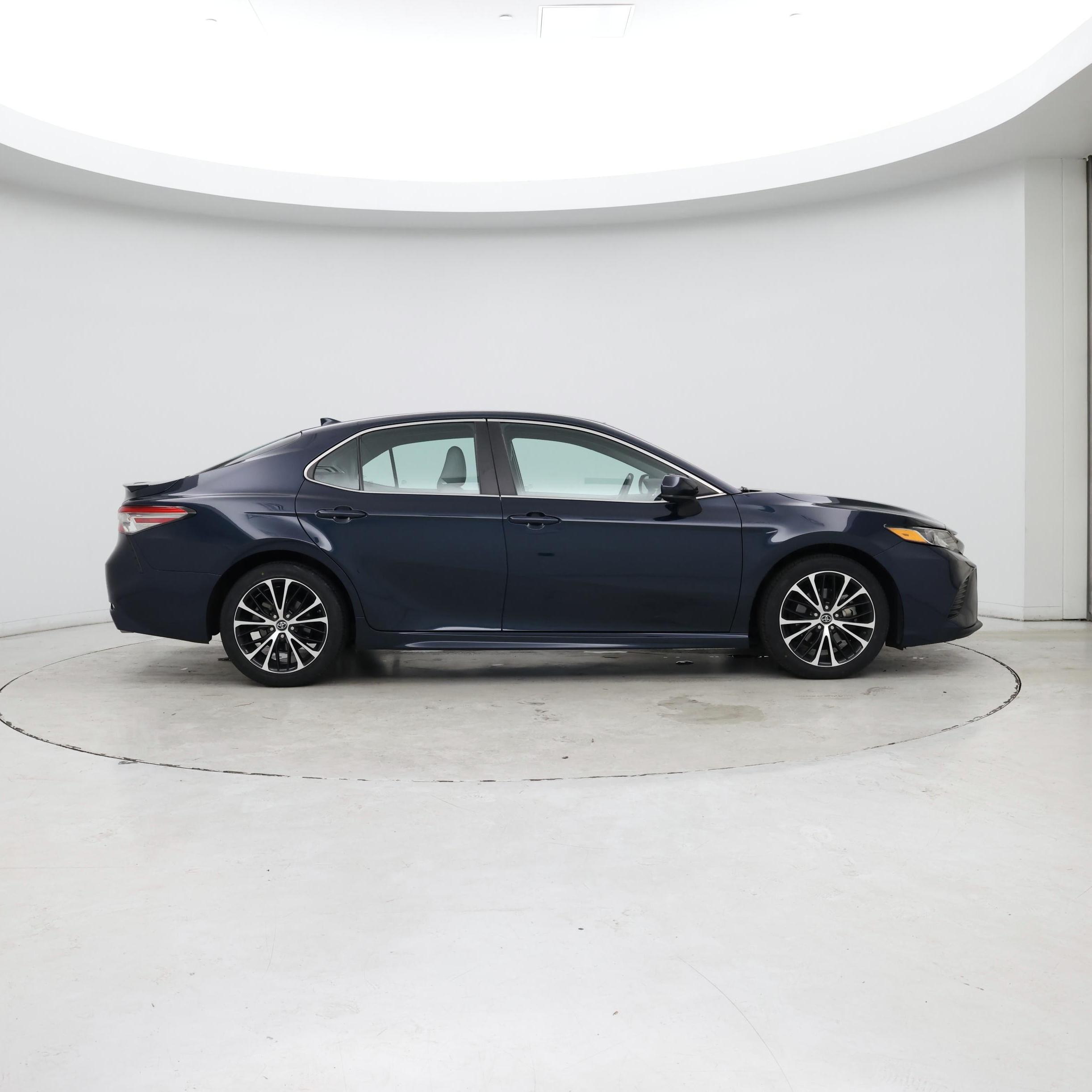 Thumbnail: 2019 Toyota Camry - 7