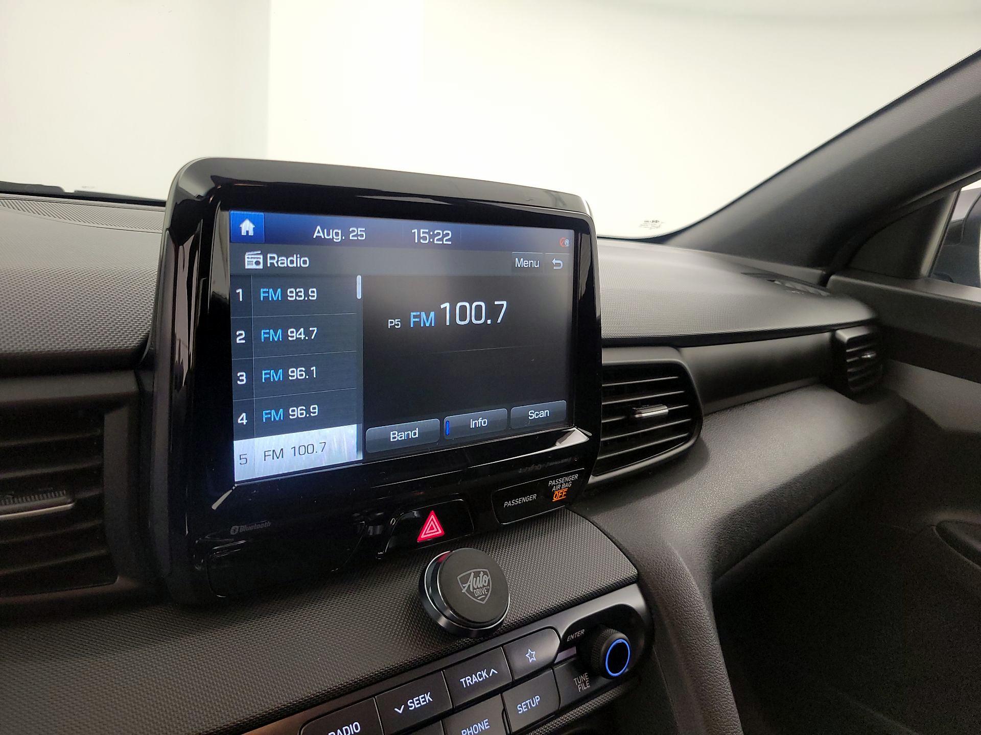 Thumbnail: 2020 Hyundai Veloster - 14