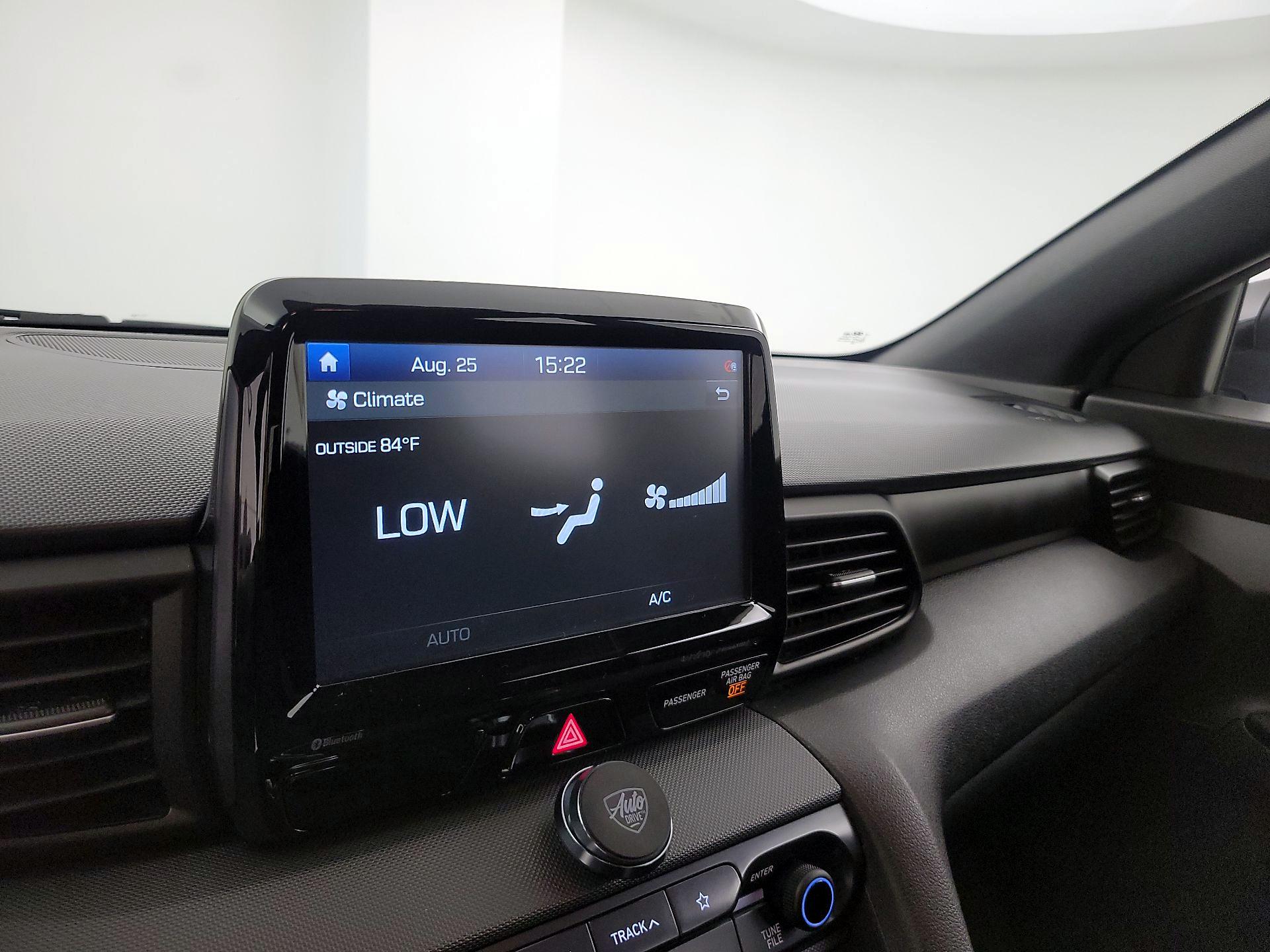 Thumbnail: 2020 Hyundai Veloster - 15