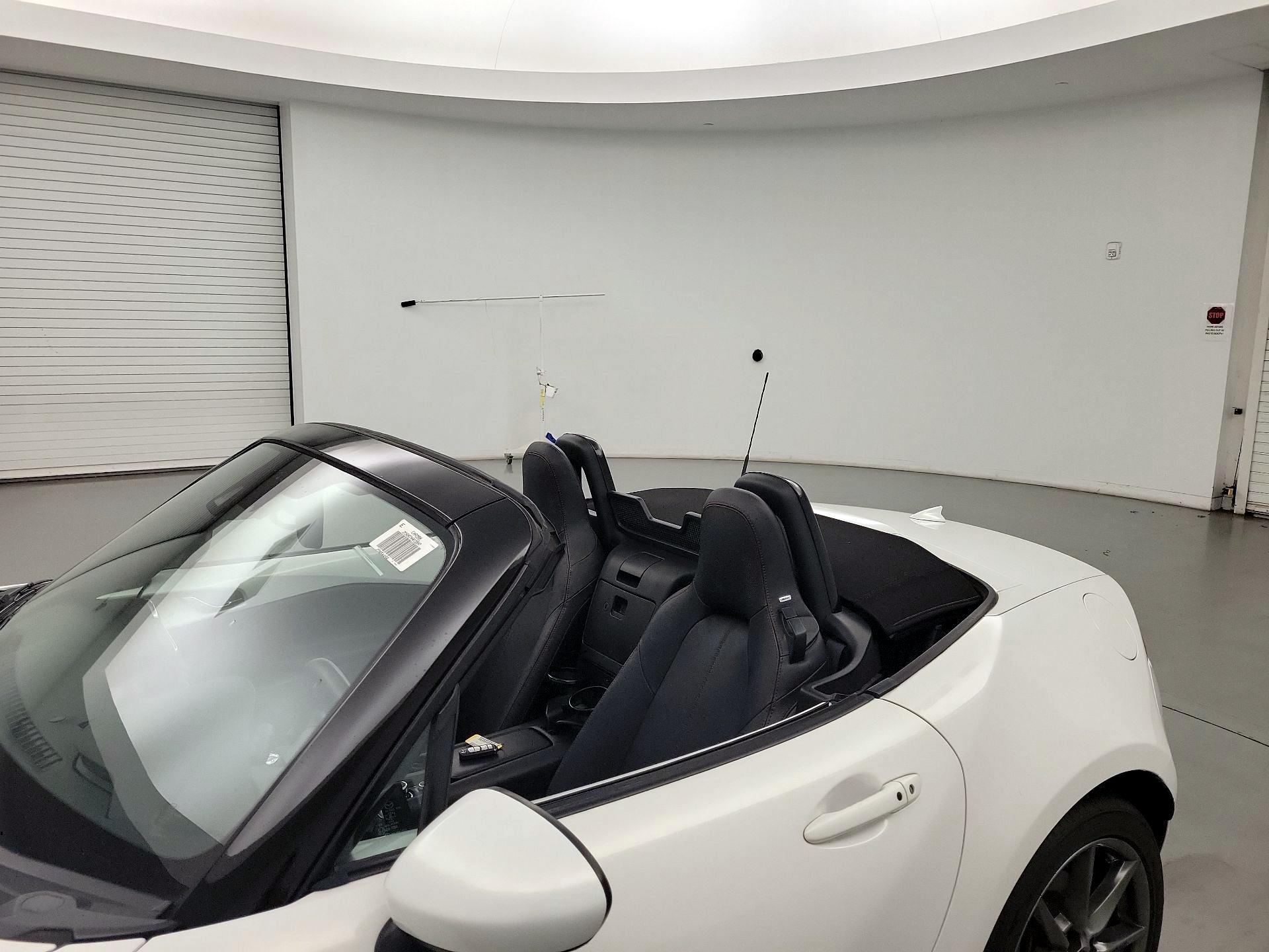 Thumbnail: 2017 Mazda MX-5 Miata - 18