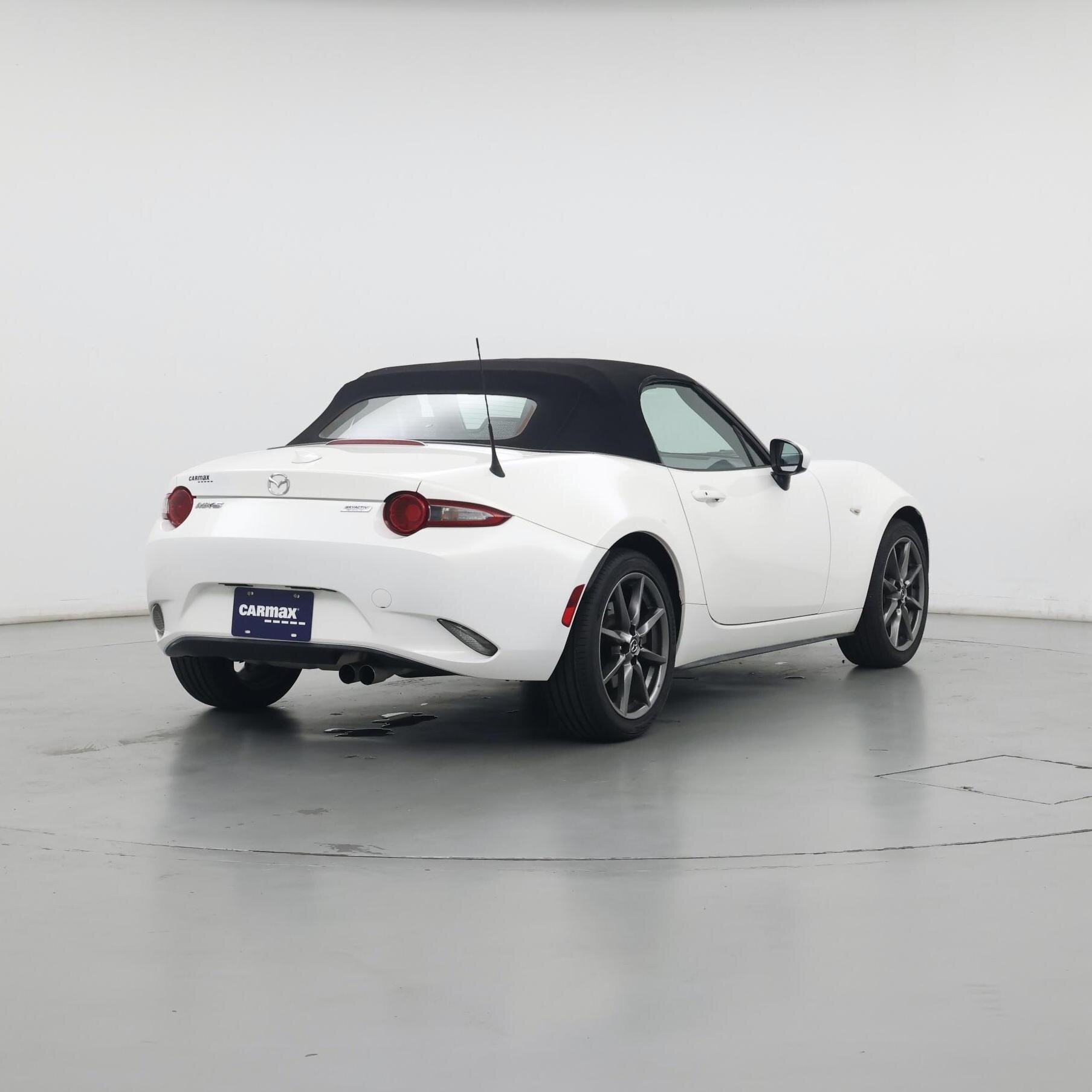 Thumbnail: 2017 Mazda MX-5 Miata - 8