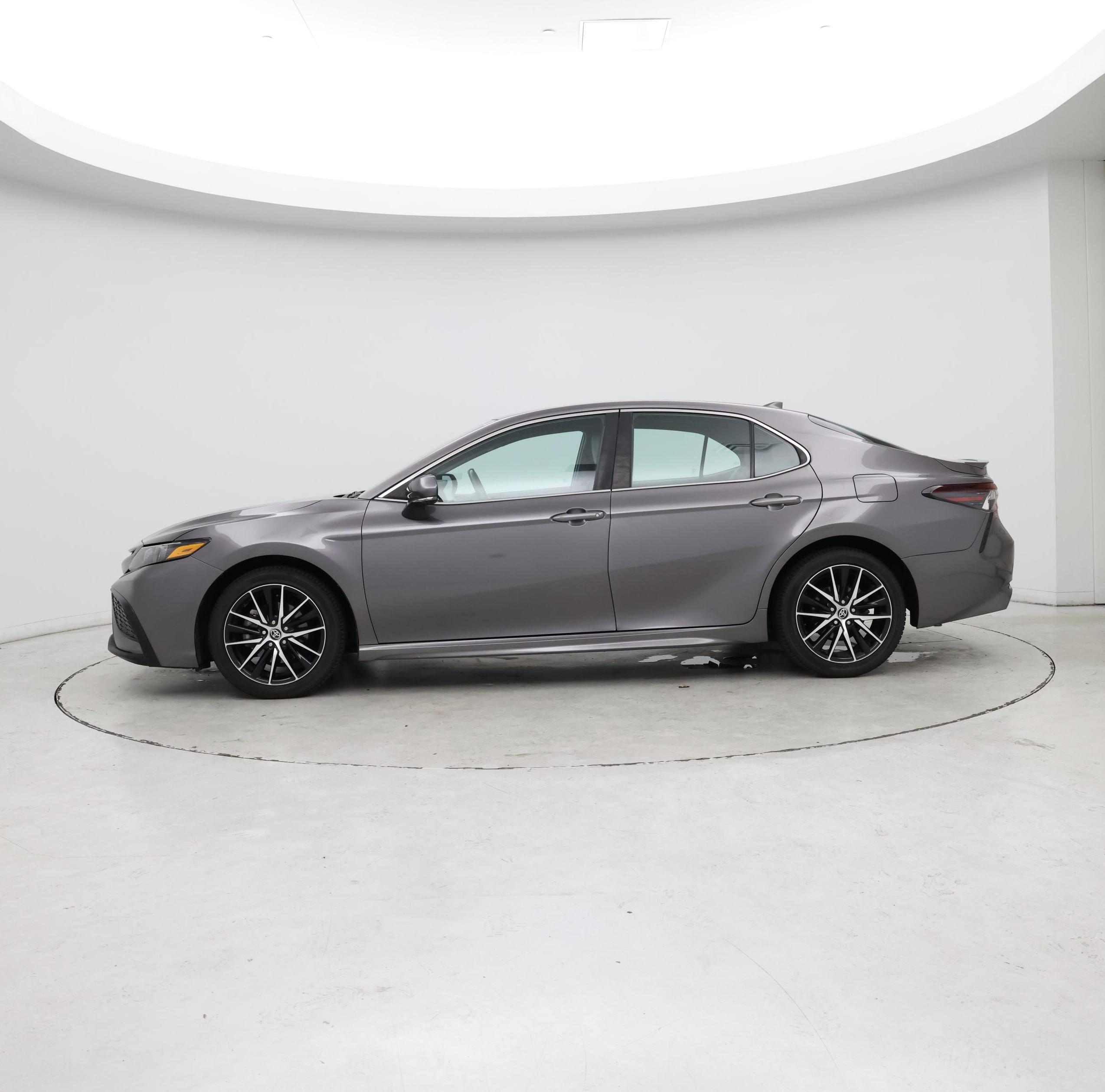 Thumbnail: 2021 Toyota Camry - 3