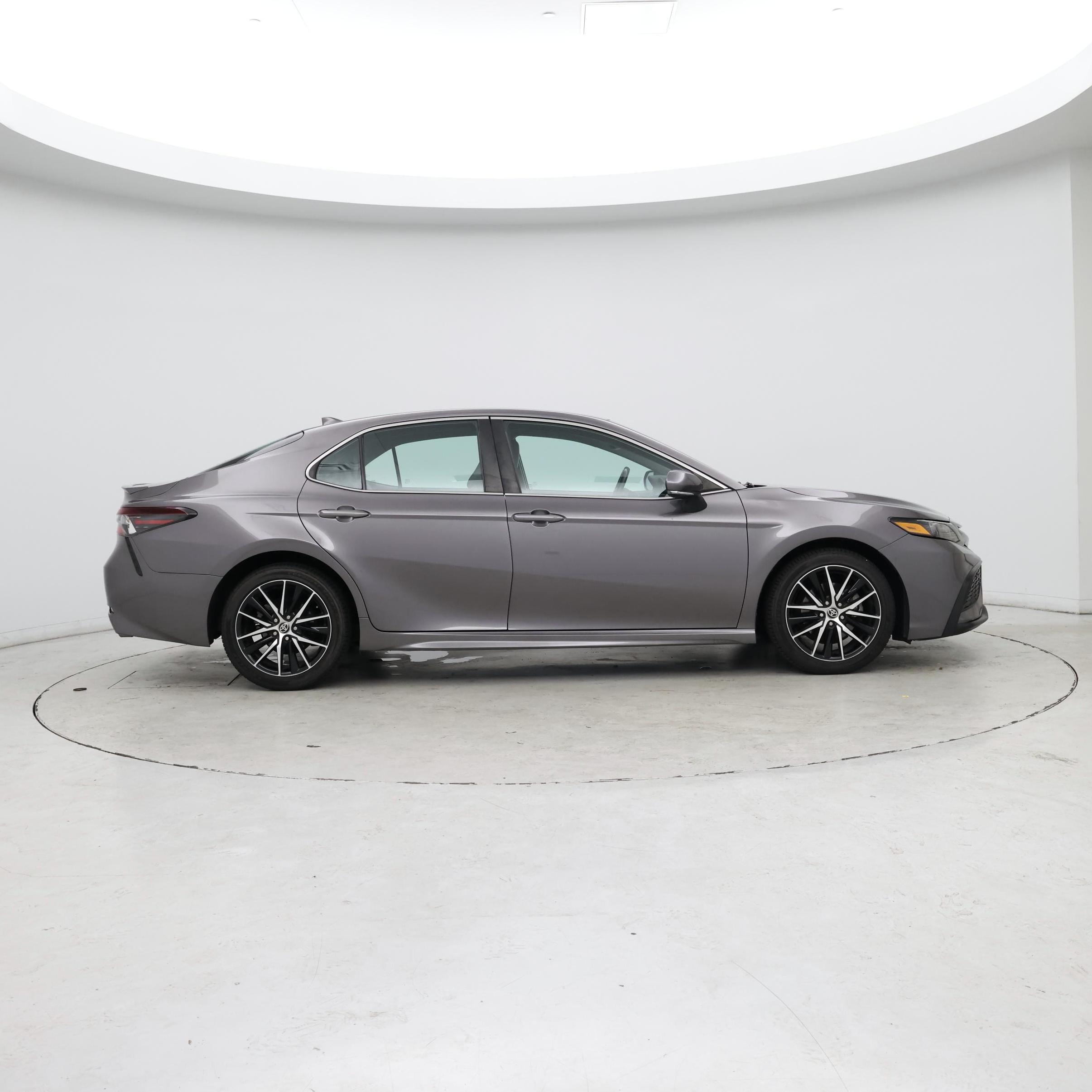 Thumbnail: 2021 Toyota Camry - 7