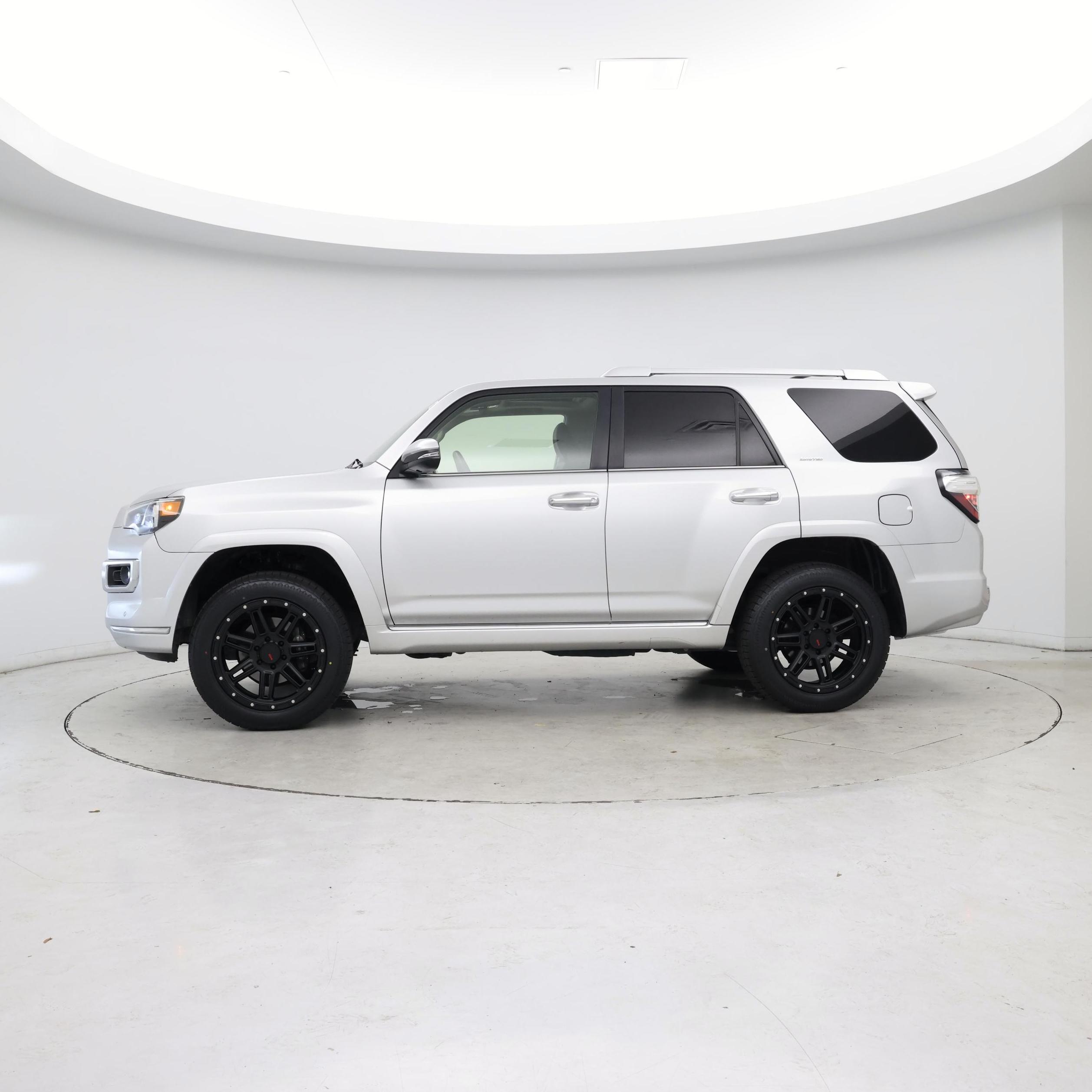 Thumbnail: 2021 Toyota 4Runner - 3