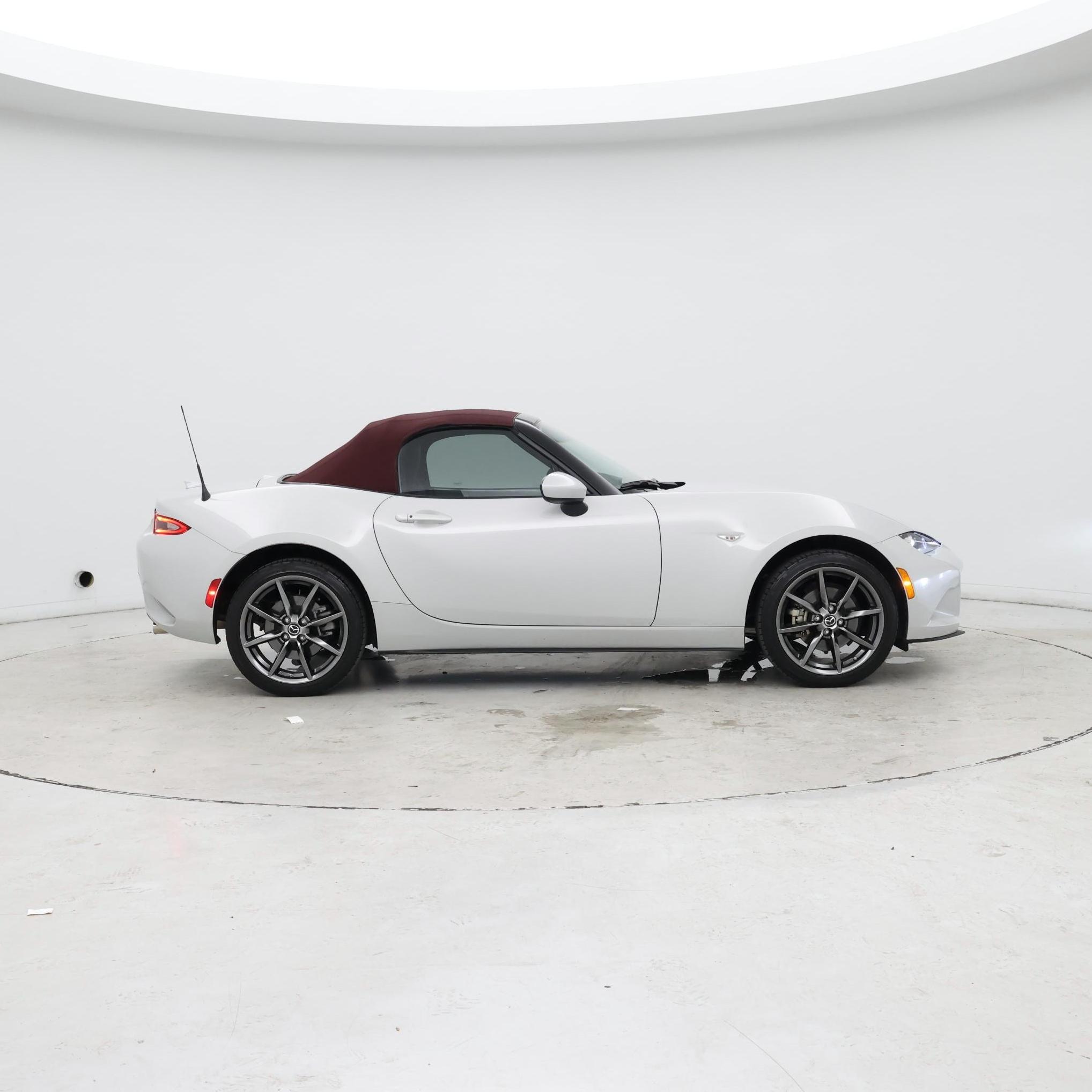 Thumbnail: 2018 Mazda MX-5 Miata - 7