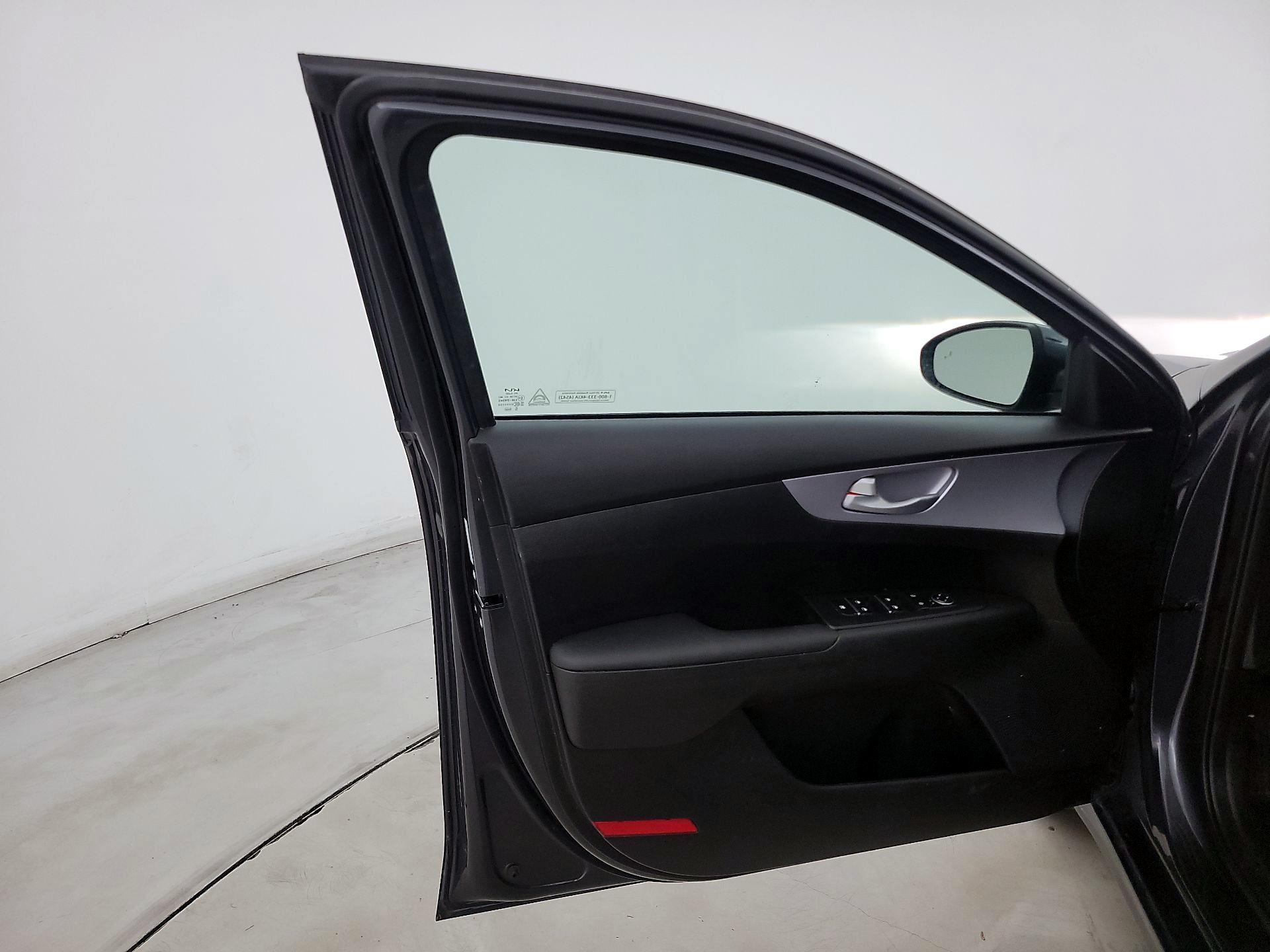 Thumbnail: 2024 Kia Forte - 12