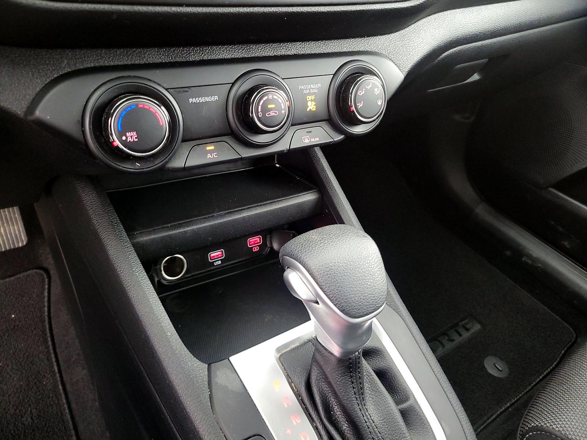 Thumbnail: 2024 Kia Forte - 16