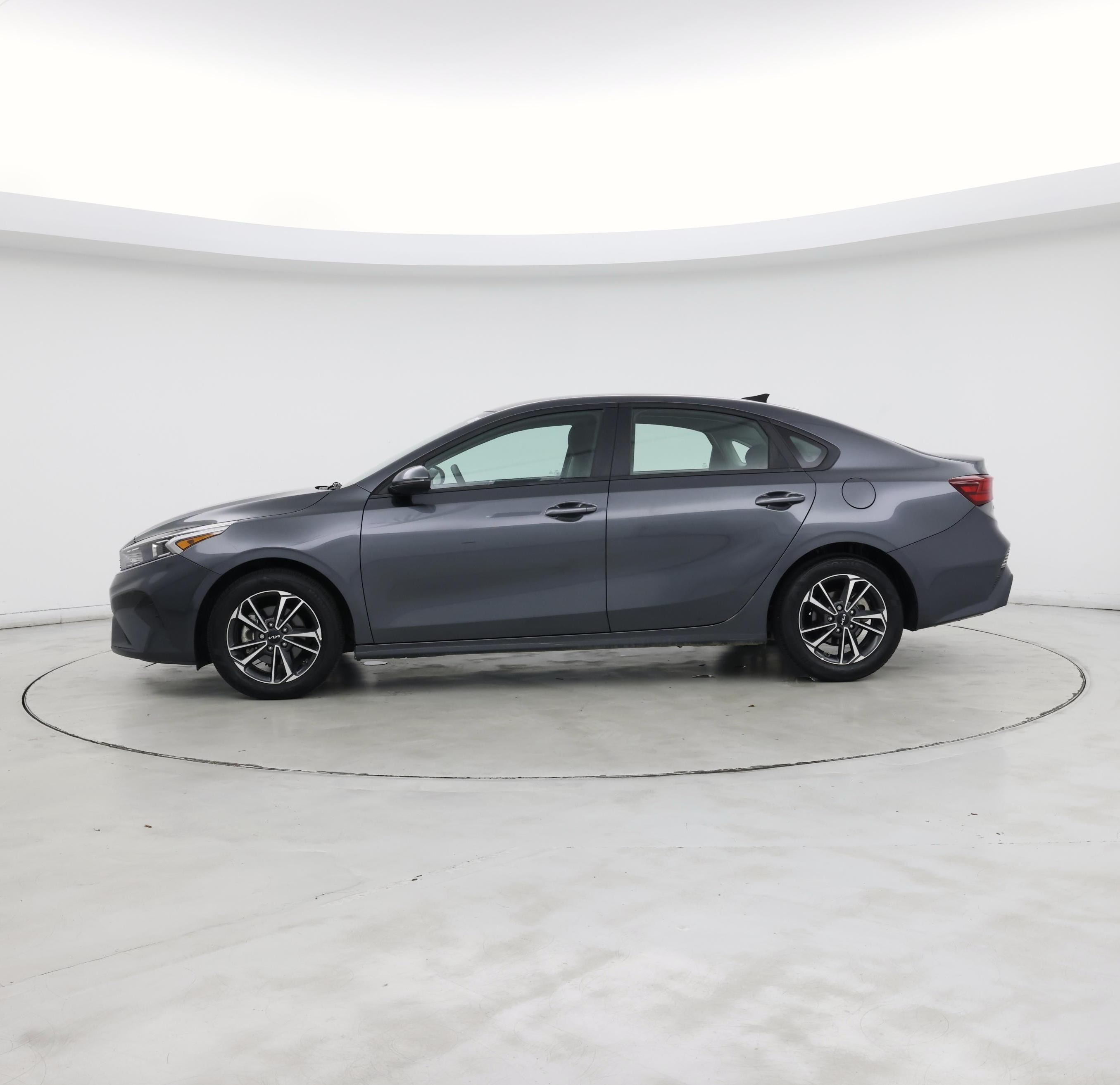 Thumbnail: 2024 Kia Forte - 3