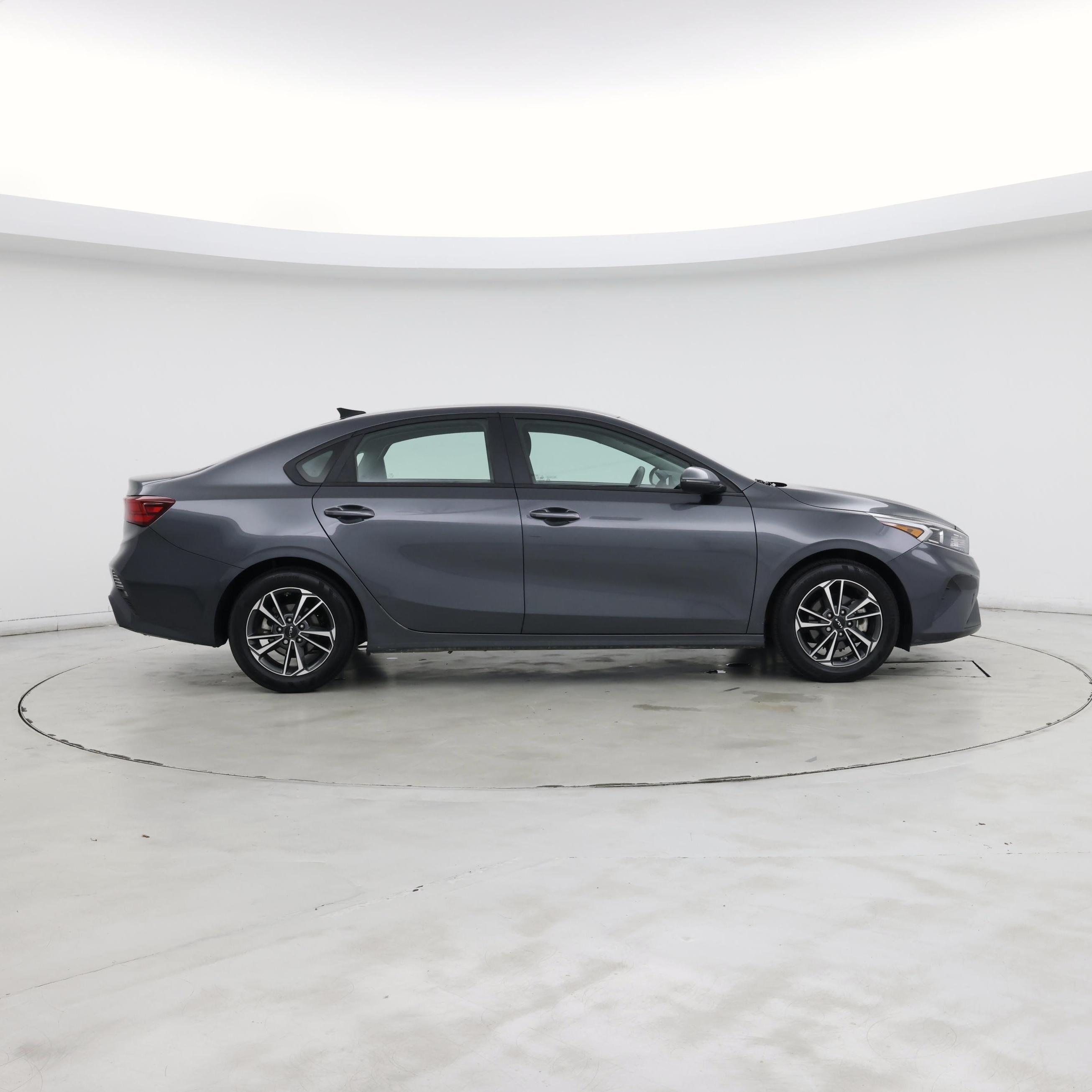 Thumbnail: 2024 Kia Forte - 7