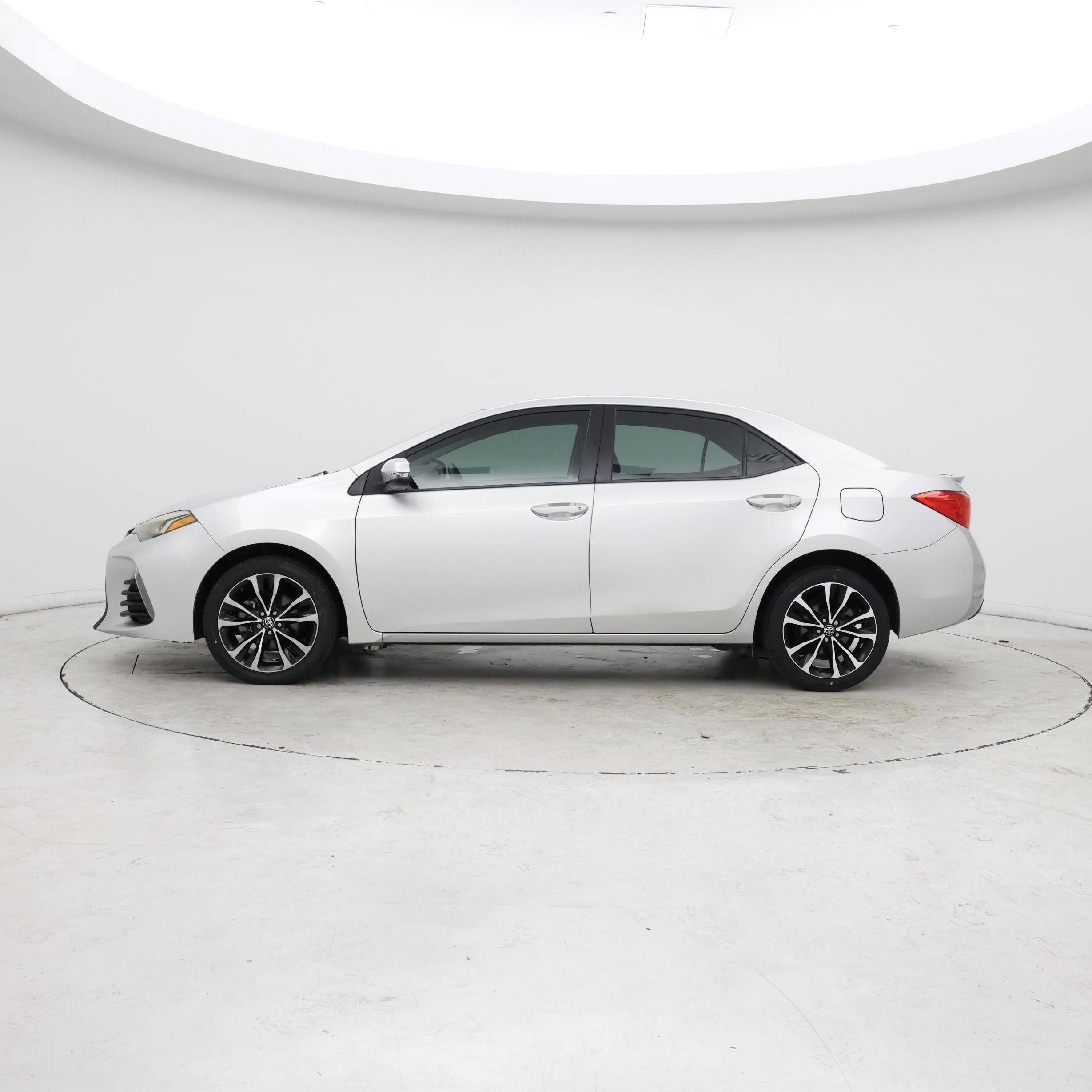 Thumbnail: 2018 Toyota Corolla - 3