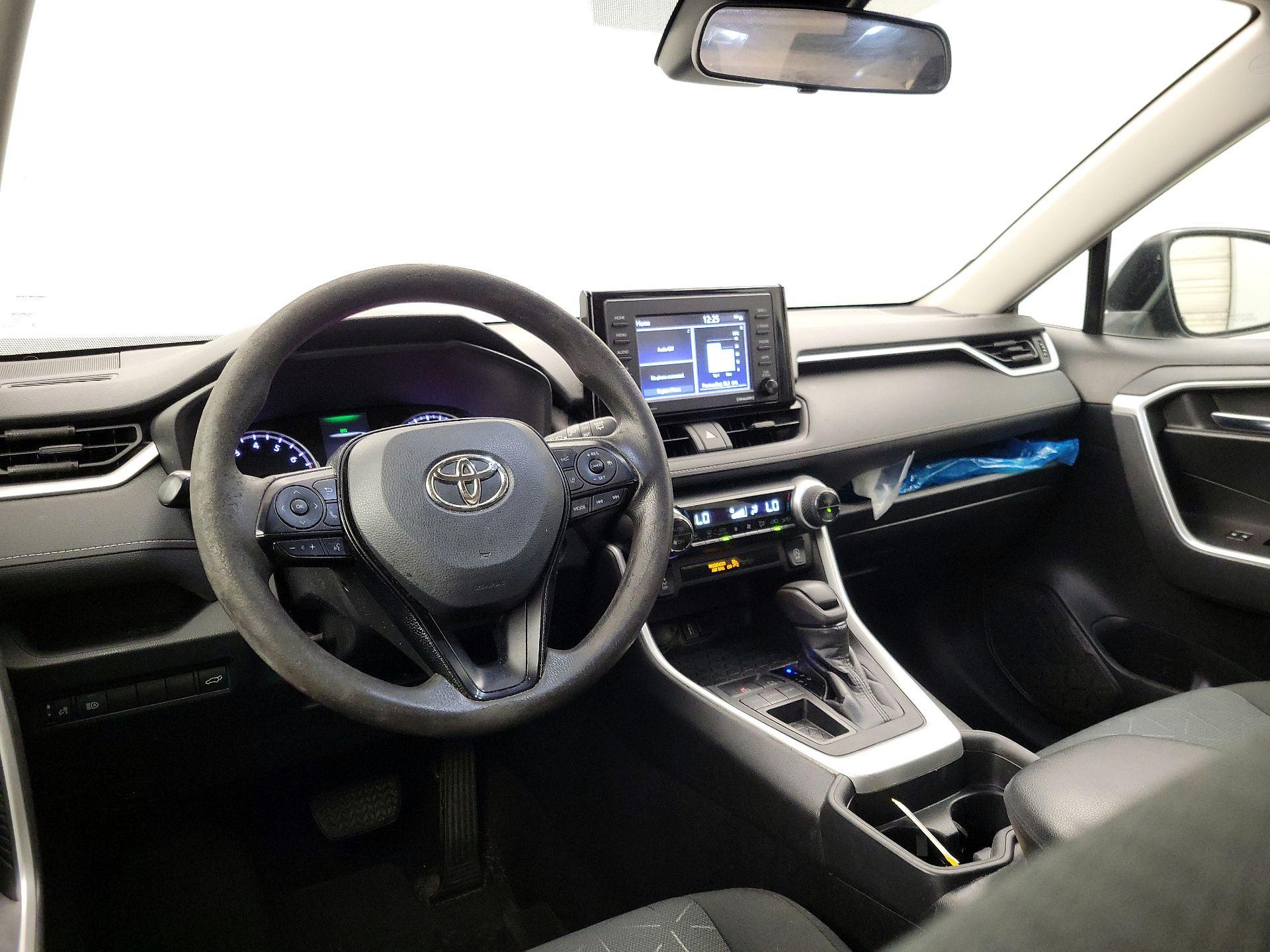 Thumbnail: 2021 Toyota RAV4 - 9