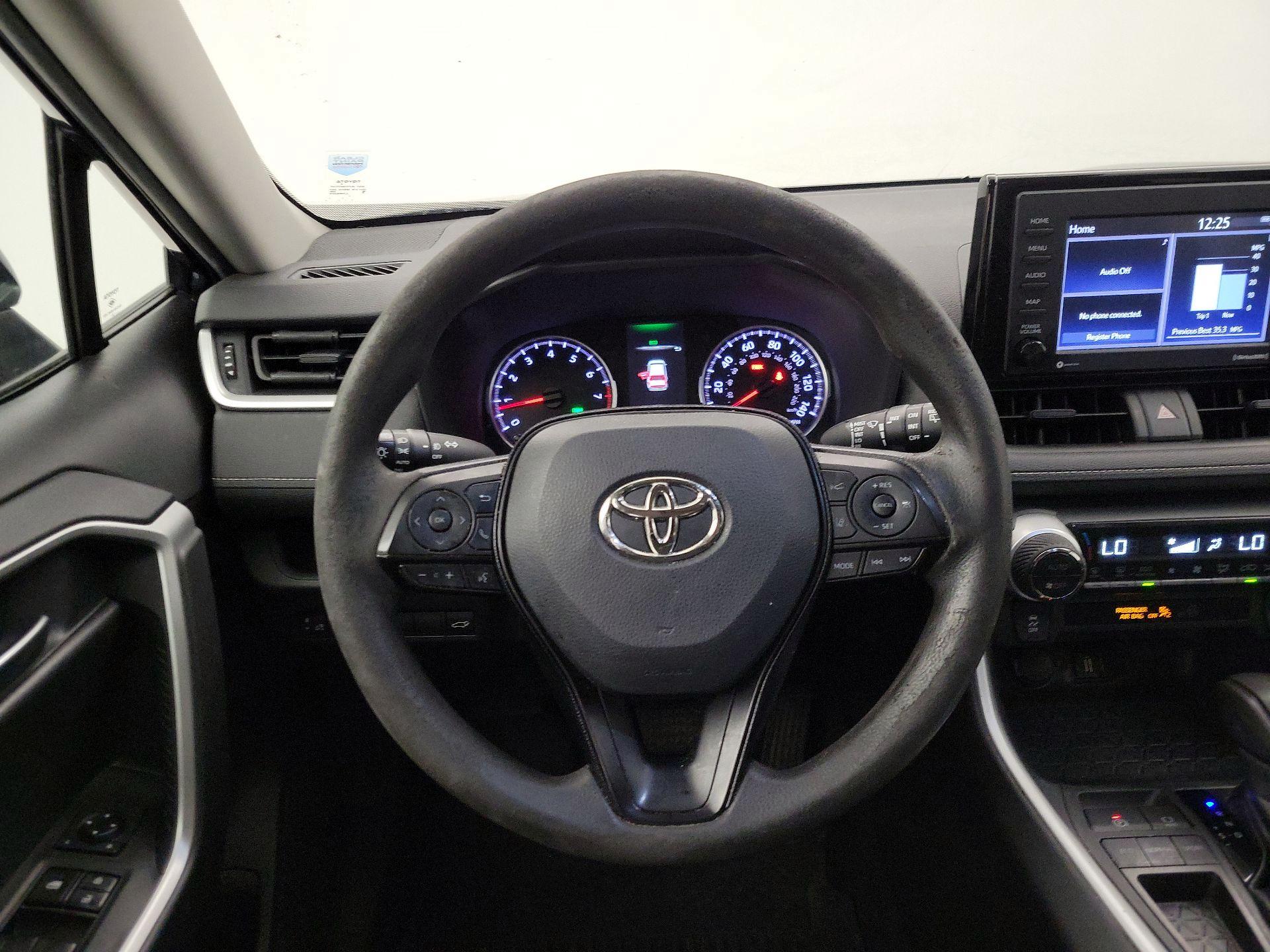 Thumbnail: 2021 Toyota RAV4 - 10