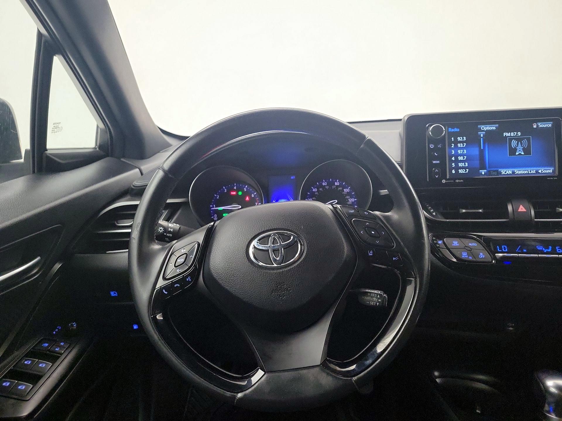 Thumbnail: 2018 Toyota C-HR - 10