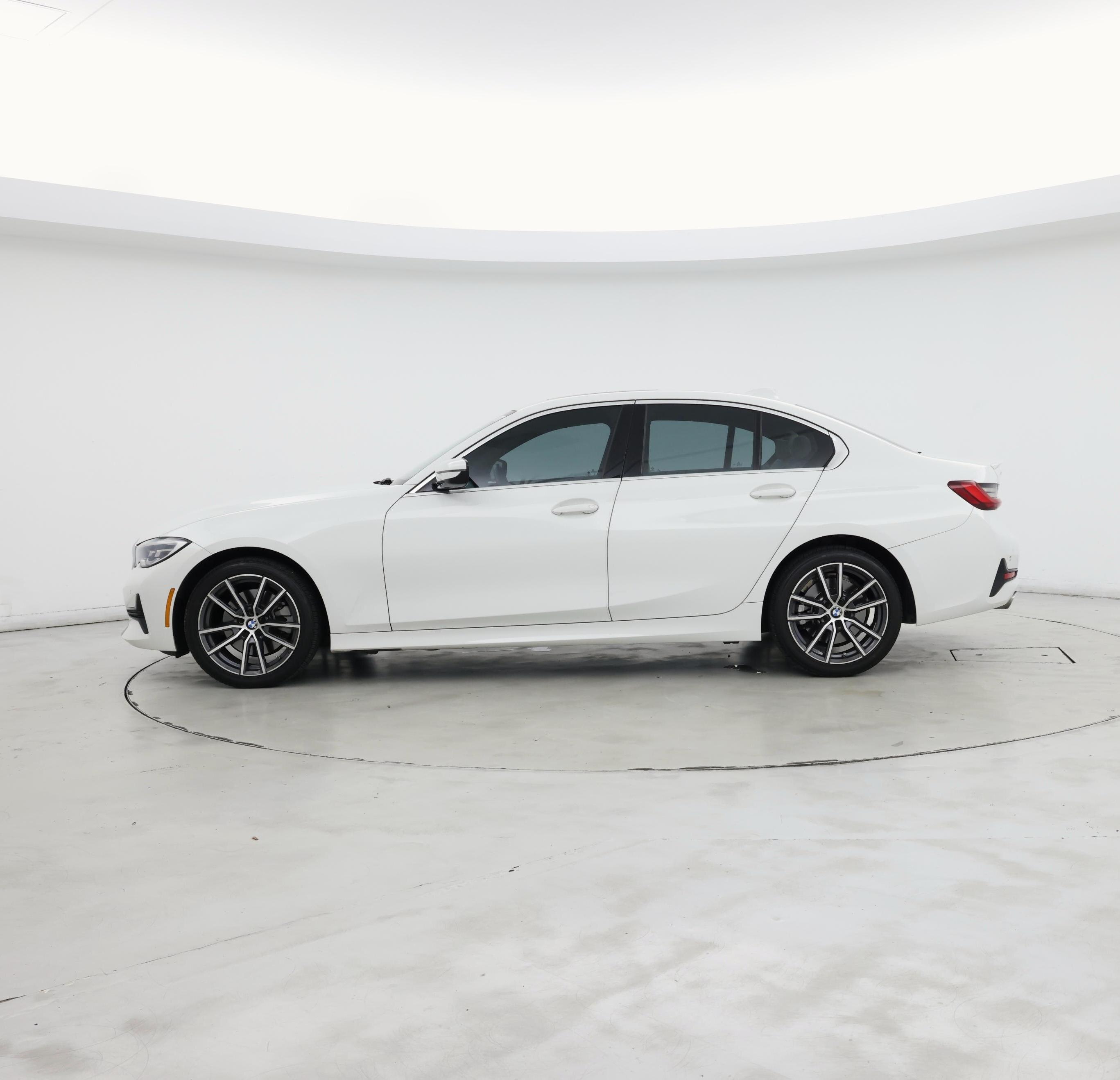 Thumbnail: 2022 BMW 3 Series - 3