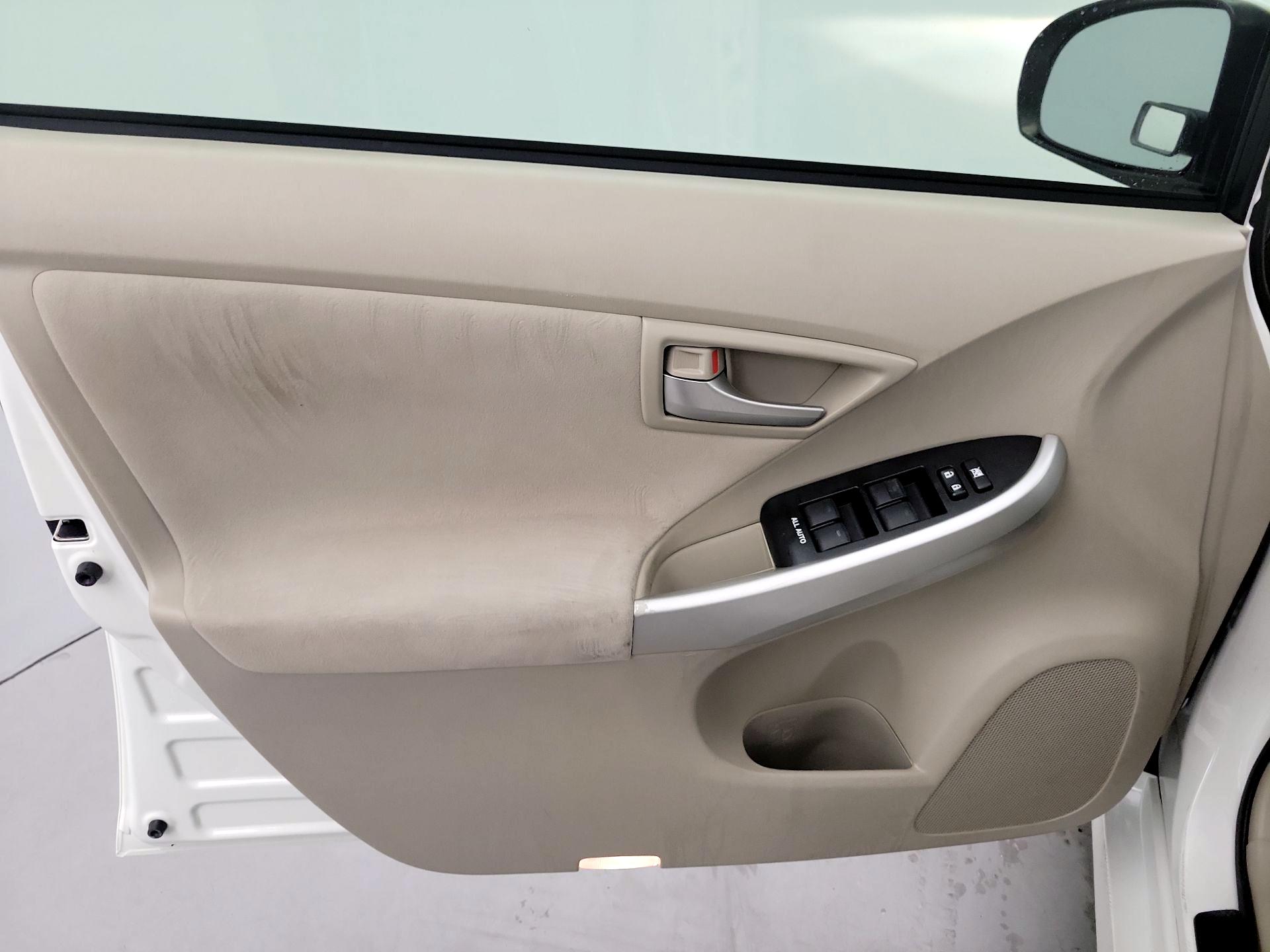 Thumbnail: 2014 Toyota Prius - 12