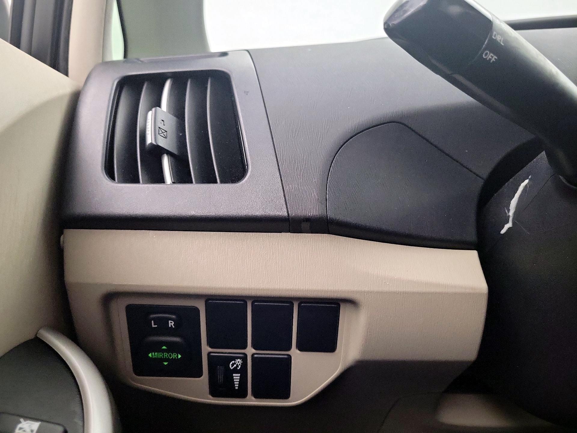 Thumbnail: 2014 Toyota Prius - 13