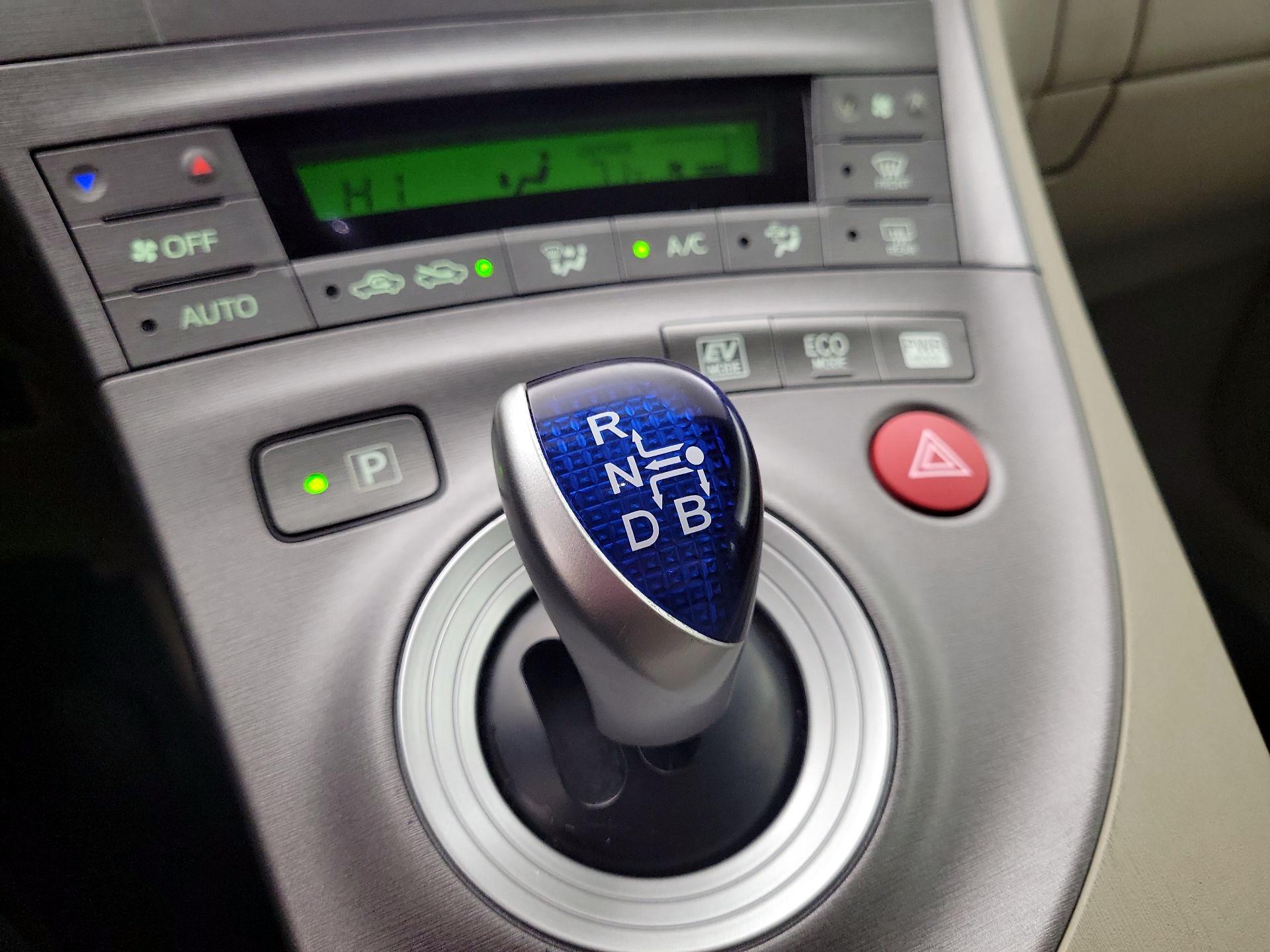 Thumbnail: 2014 Toyota Prius - 17