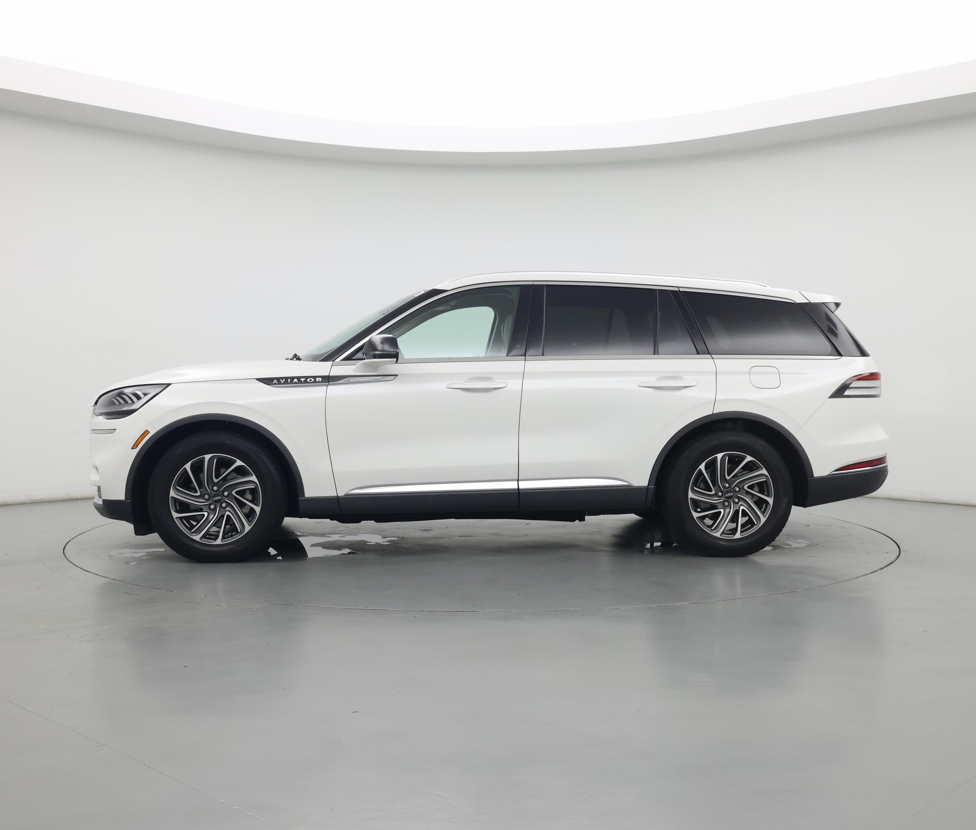 Thumbnail: 2021 Lincoln Aviator - 3