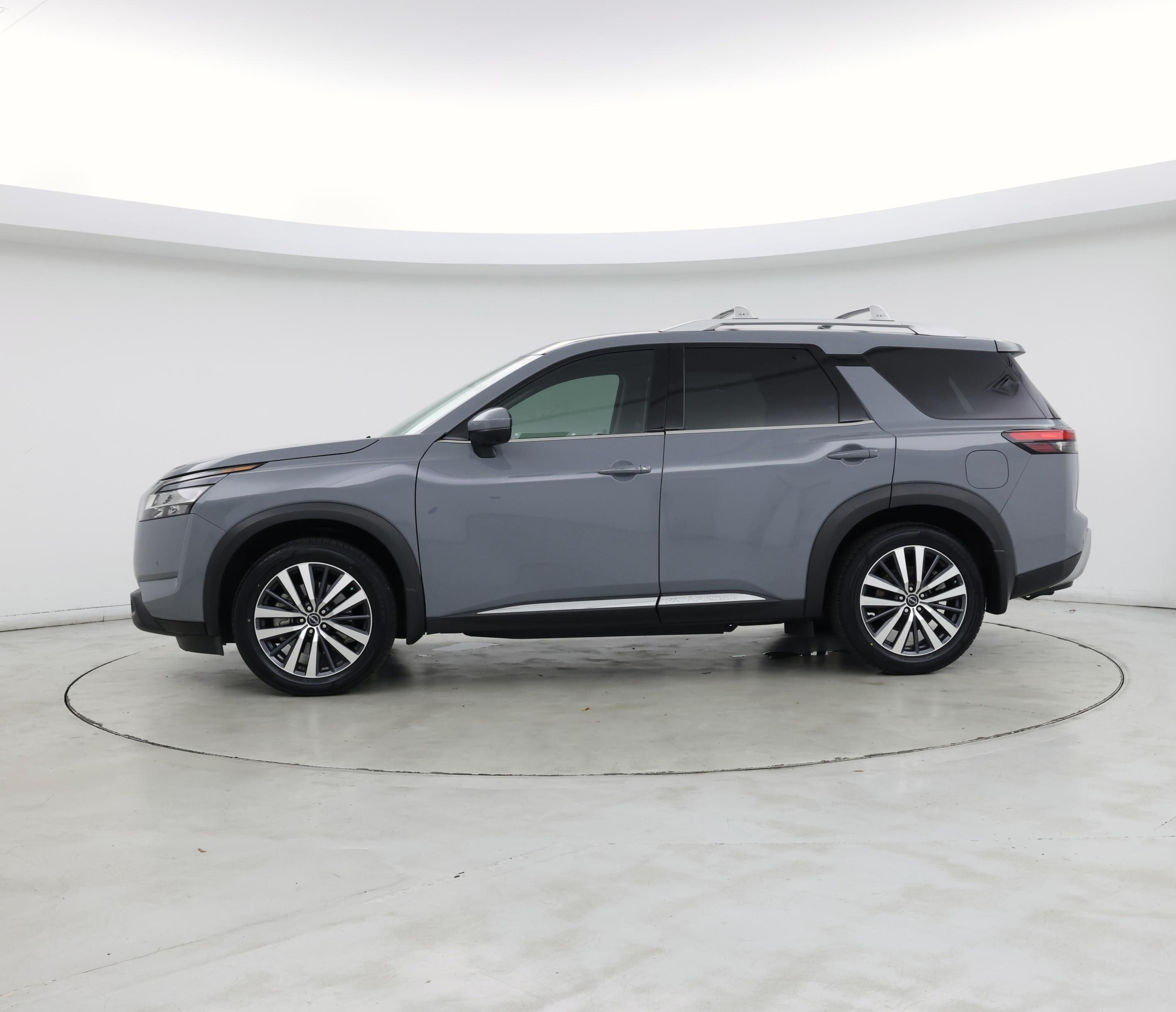 Thumbnail: 2022 Nissan Pathfinder - 3